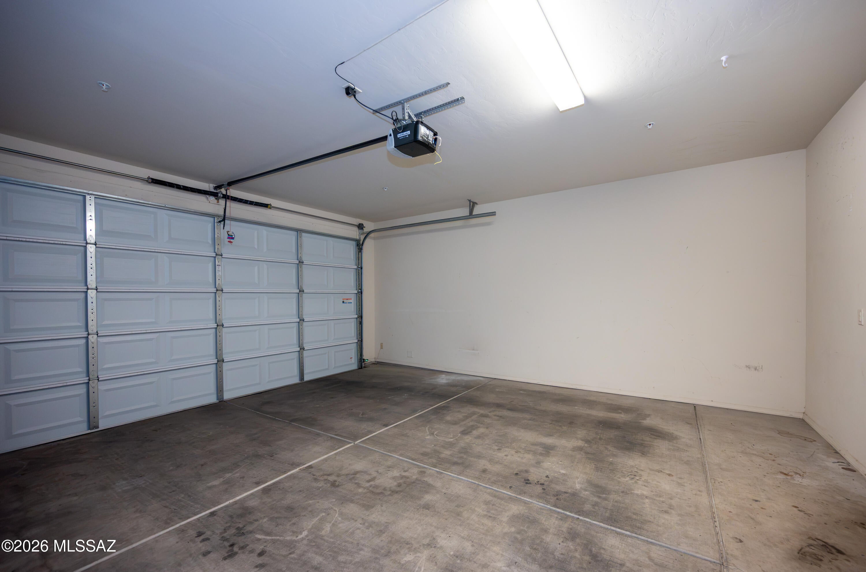 River Walk (1-140) - Residential Lease