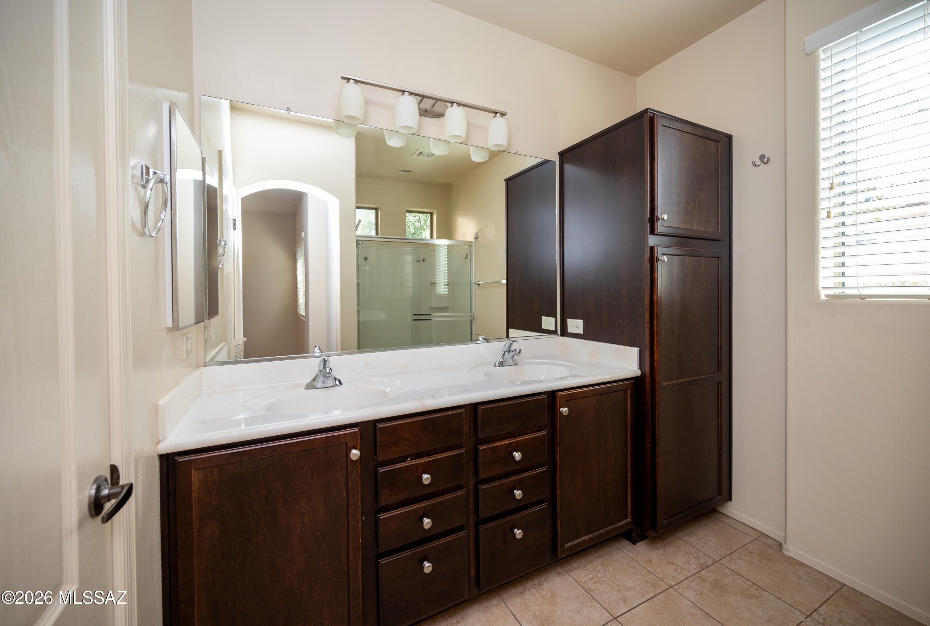 River Walk (1-140) - Residential Lease