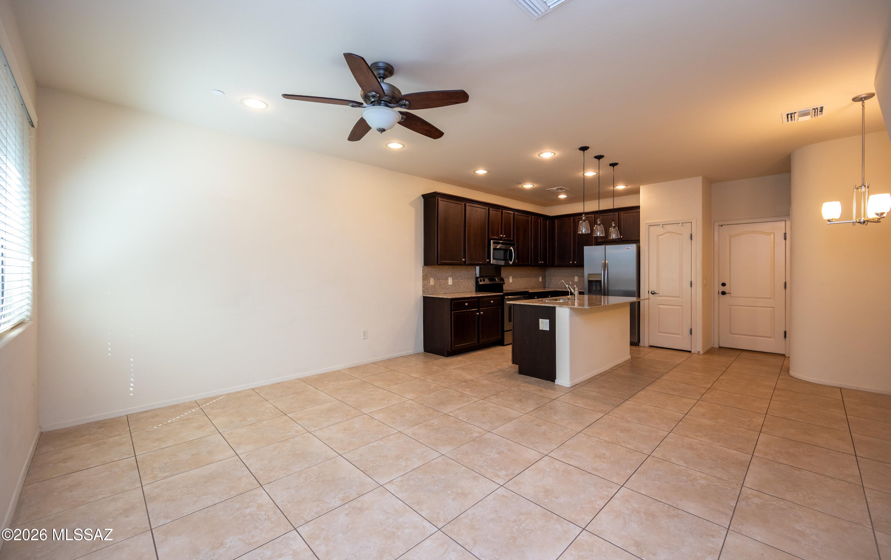 River Walk (1-140) - Residential Lease