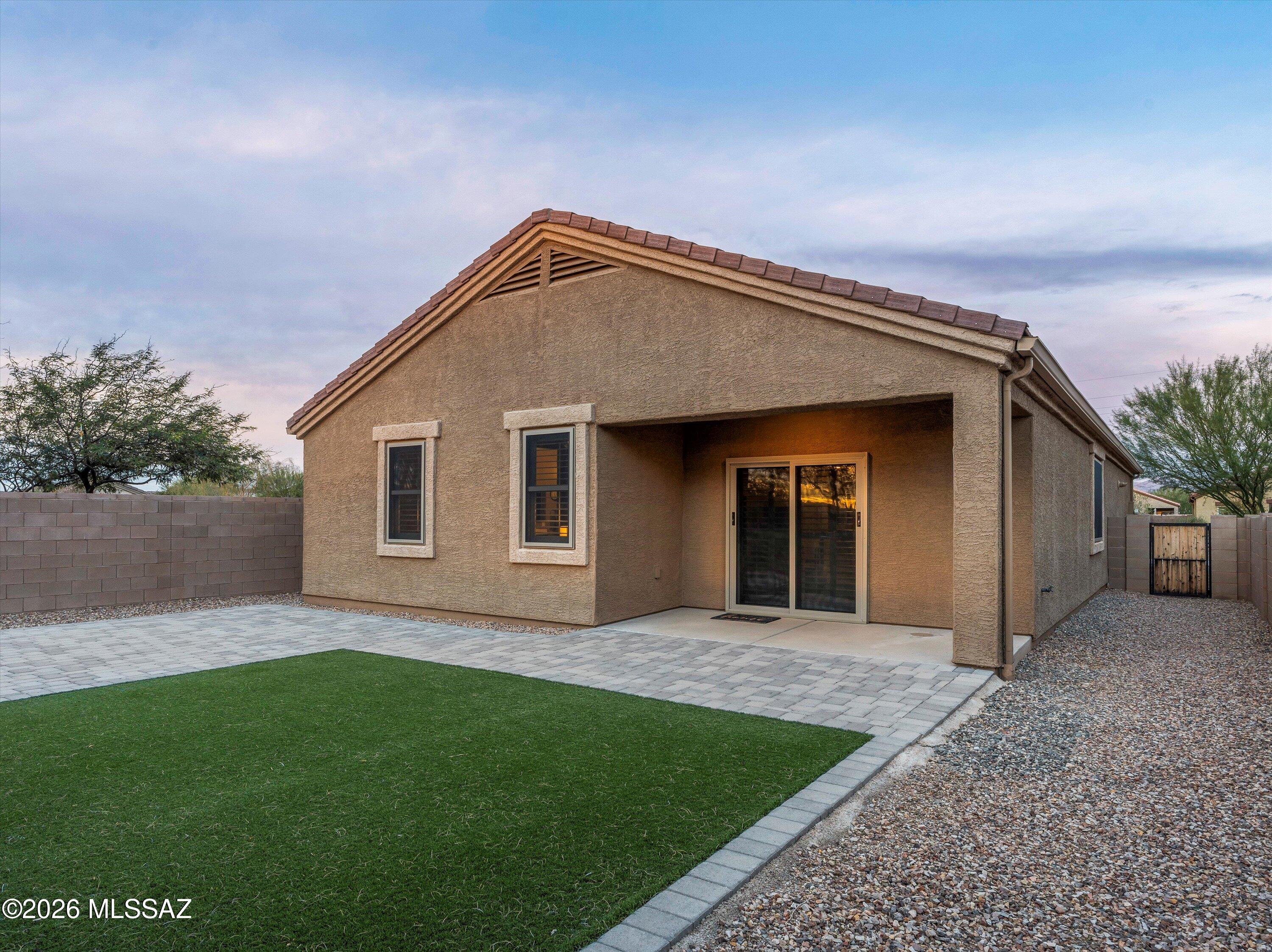 Saguaro Bloom SQ20180540069 - Residential