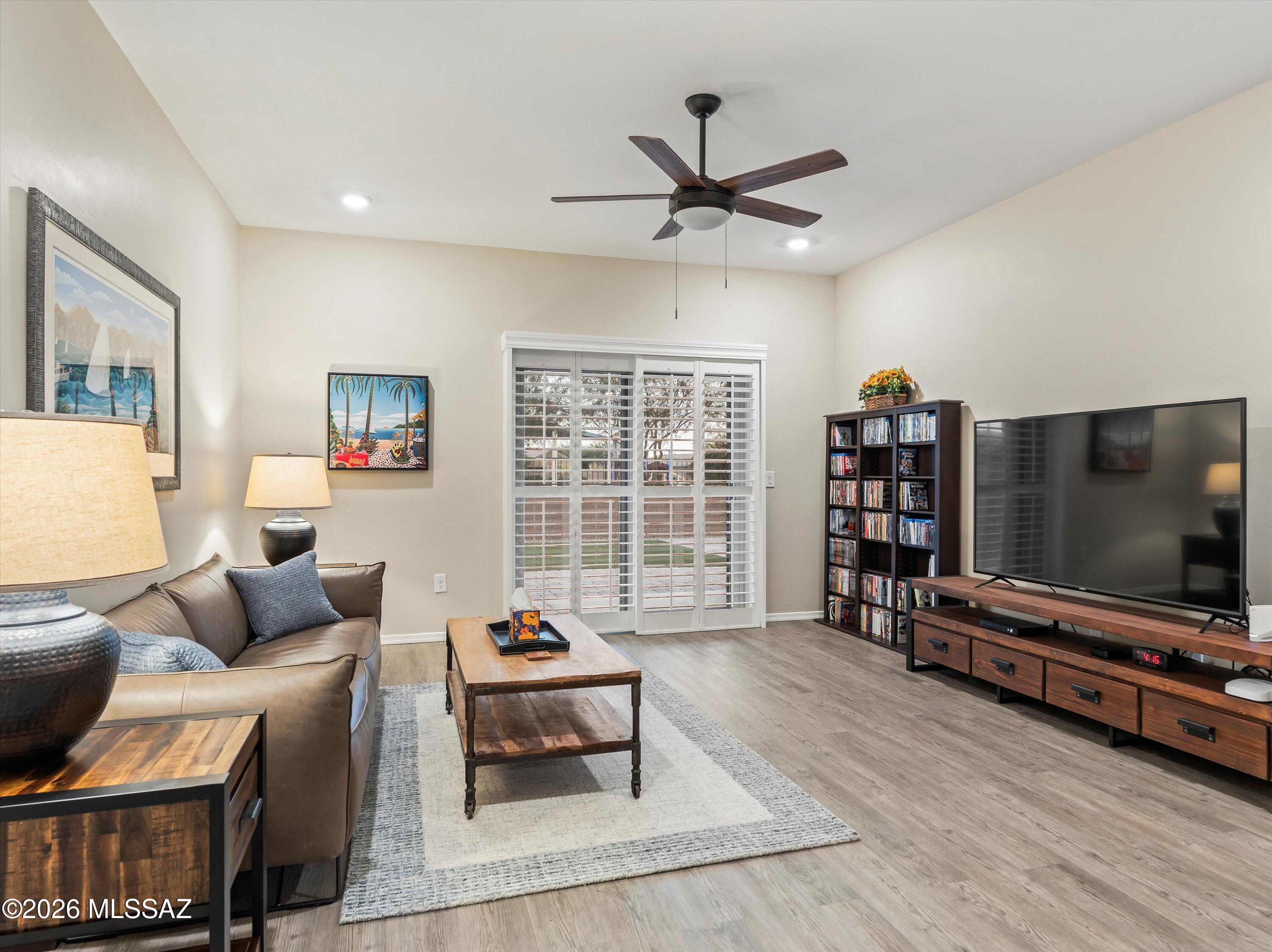 Saguaro Bloom SQ20180540069 - Residential
