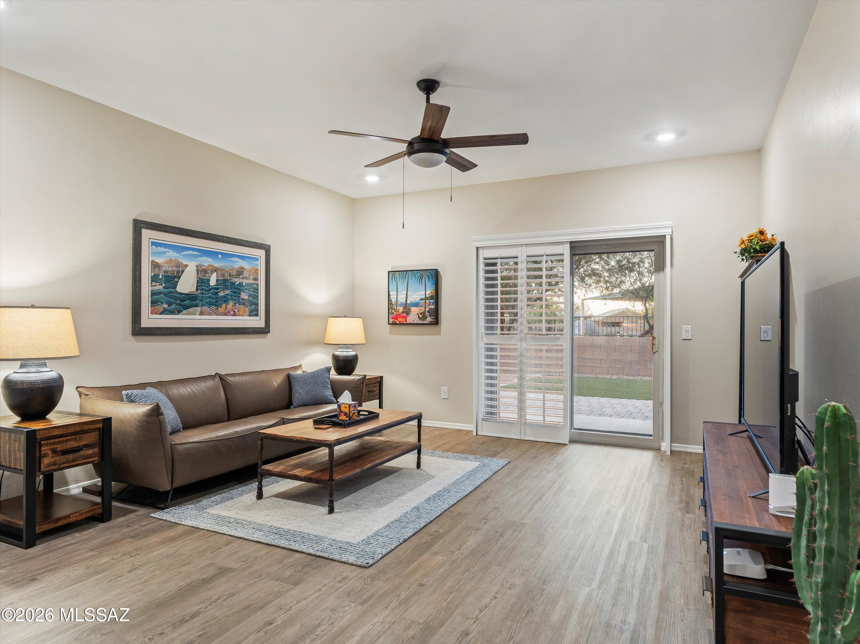 Saguaro Bloom SQ20180540069 - Residential