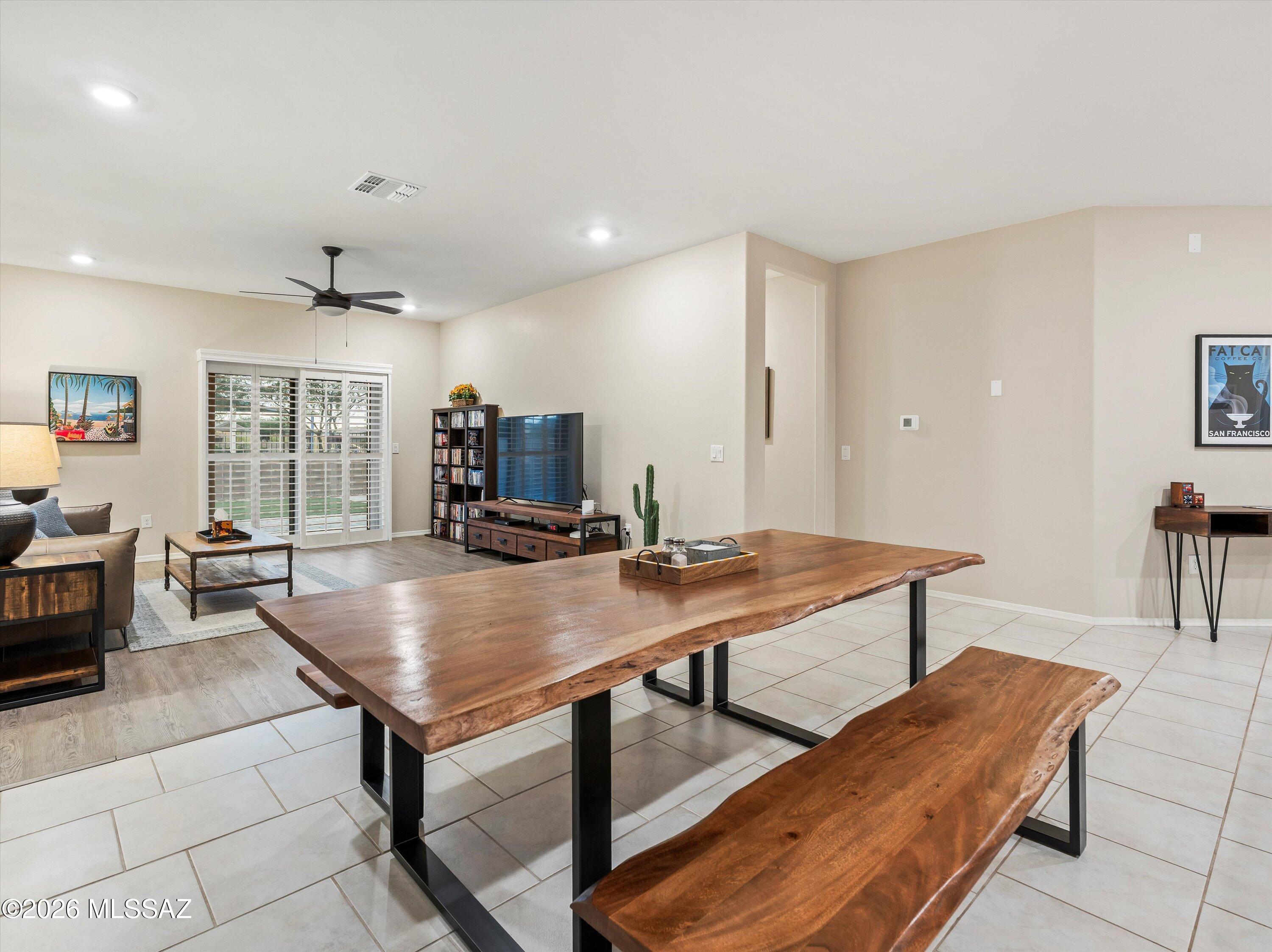 Saguaro Bloom SQ20180540069 - Residential