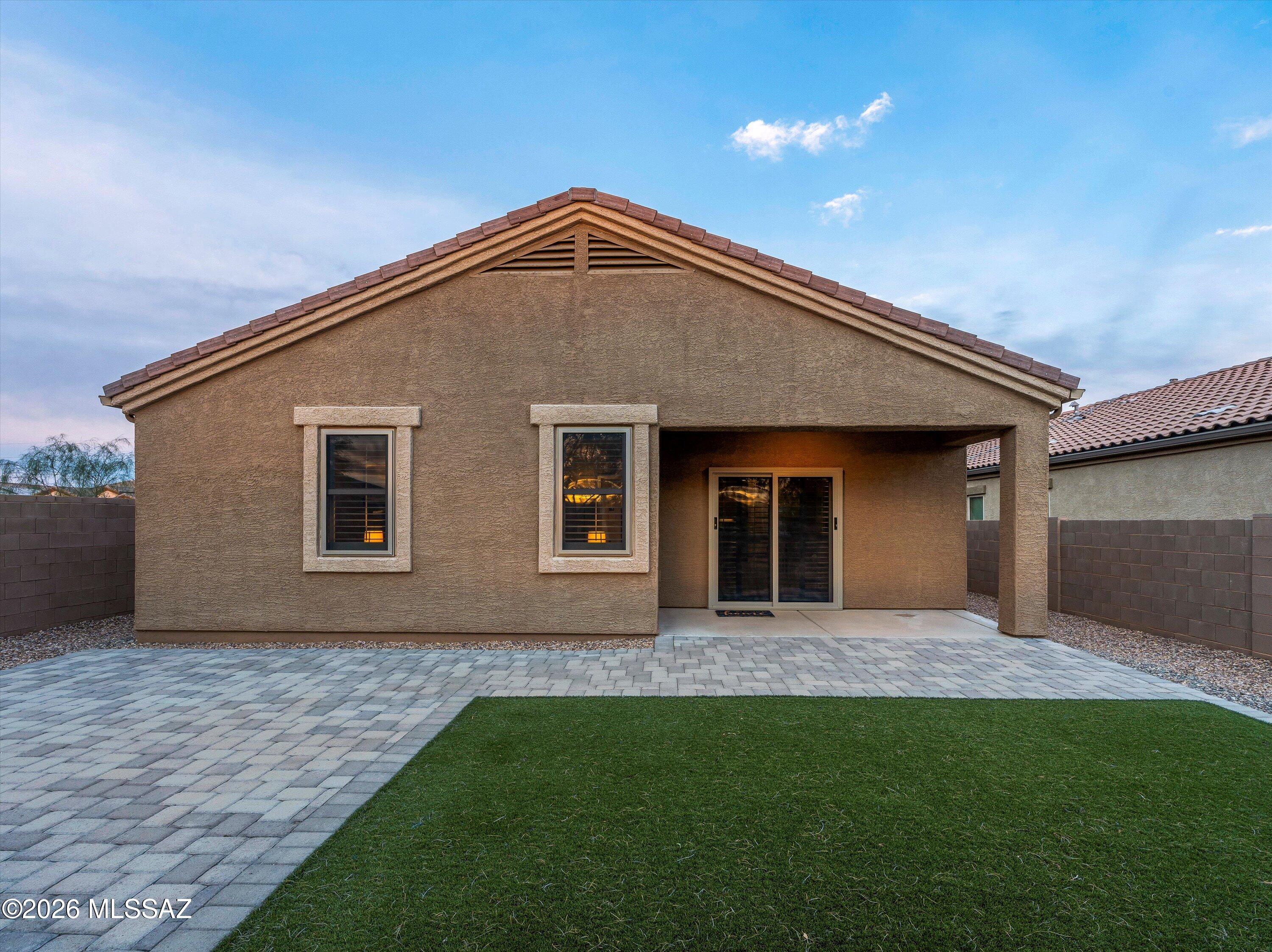Saguaro Bloom SQ20180540069 - Residential