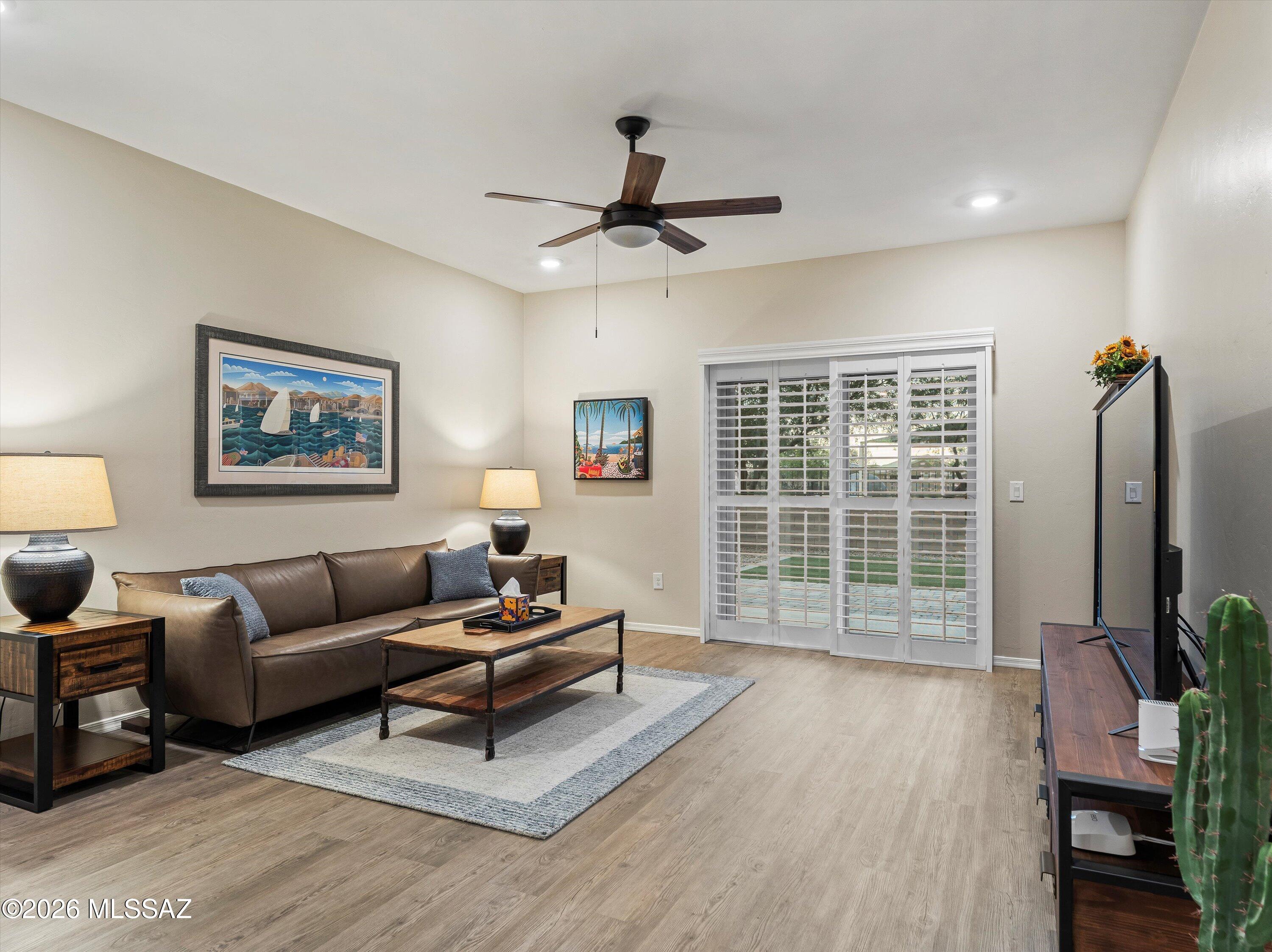 Saguaro Bloom SQ20180540069 - Residential