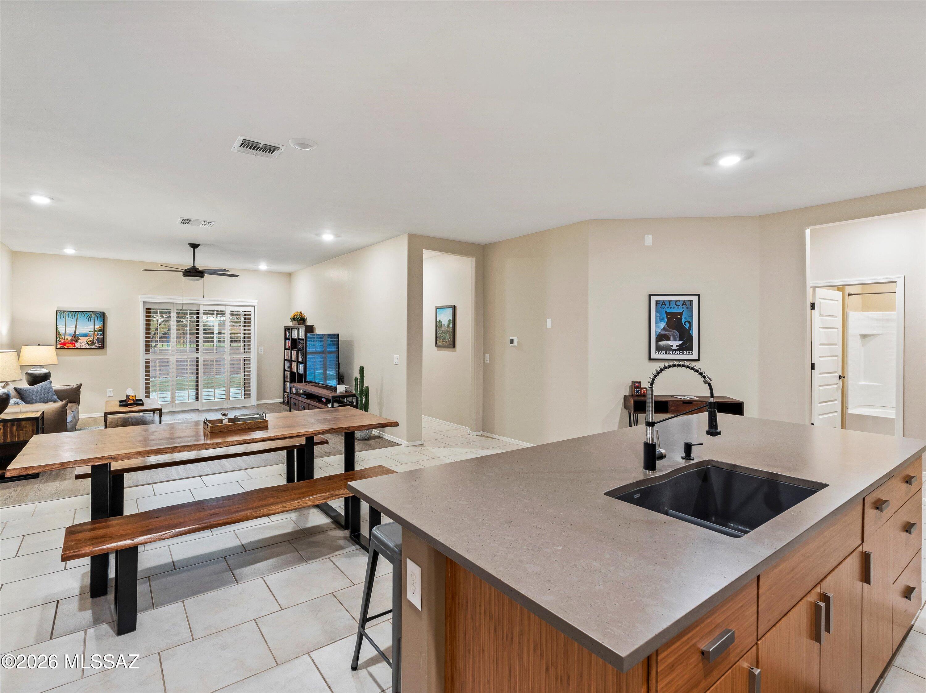Saguaro Bloom SQ20180540069 - Residential