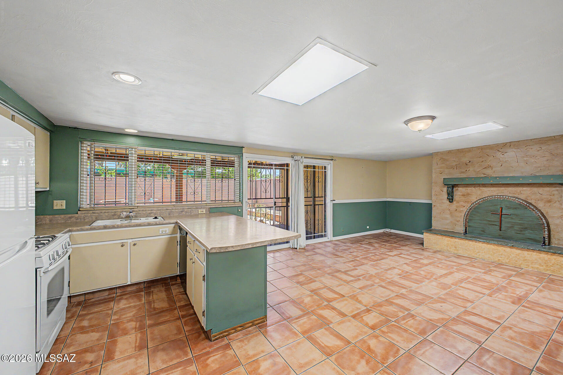 Eastern Hills (16-36) BLK 6 - Residential