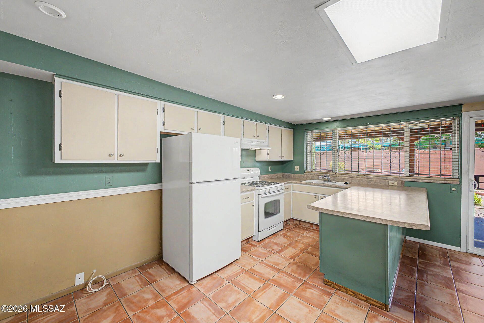 Eastern Hills (16-36) BLK 6 - Residential