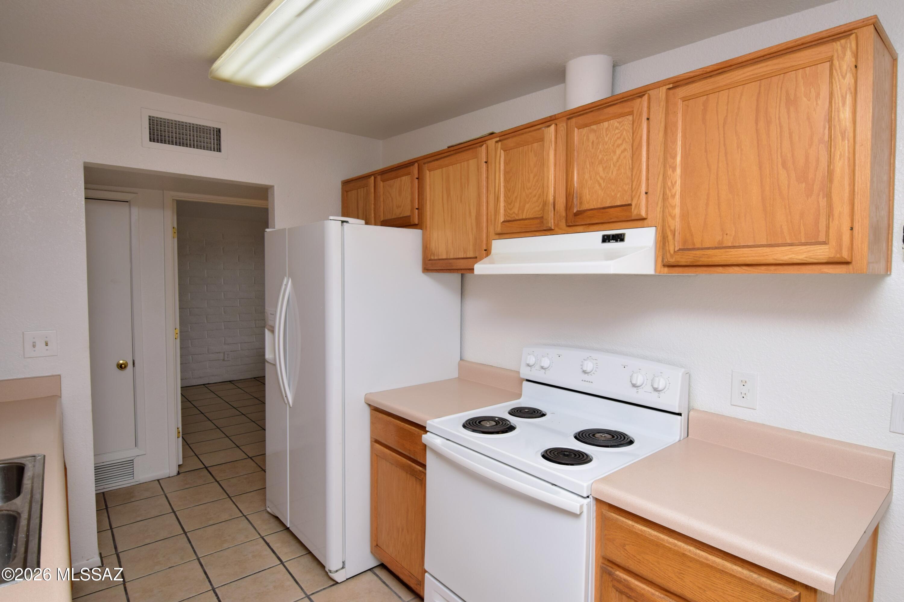 Vista Del Prado (1-274) - Residential Lease
