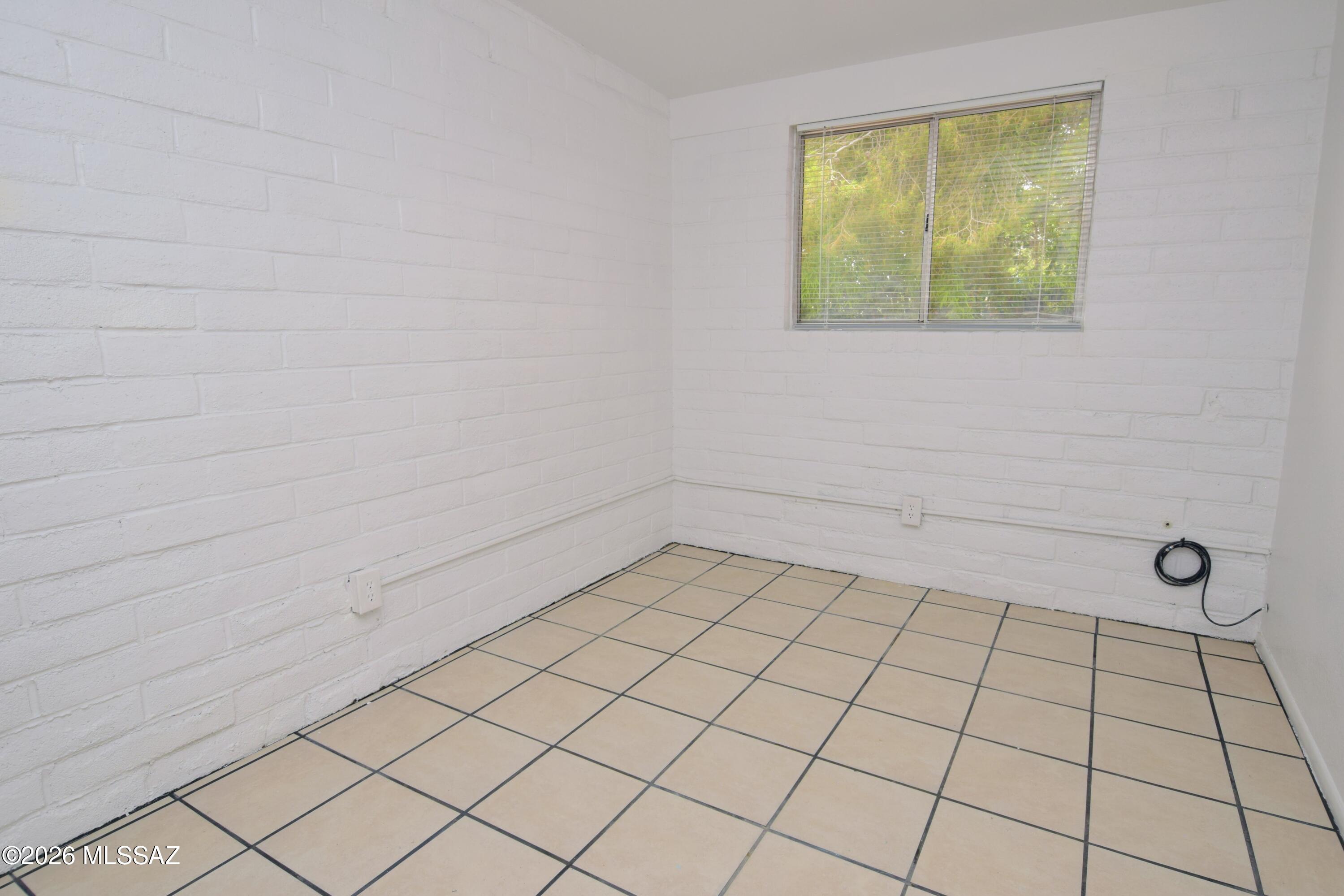Vista Del Prado (1-274) - Residential Lease