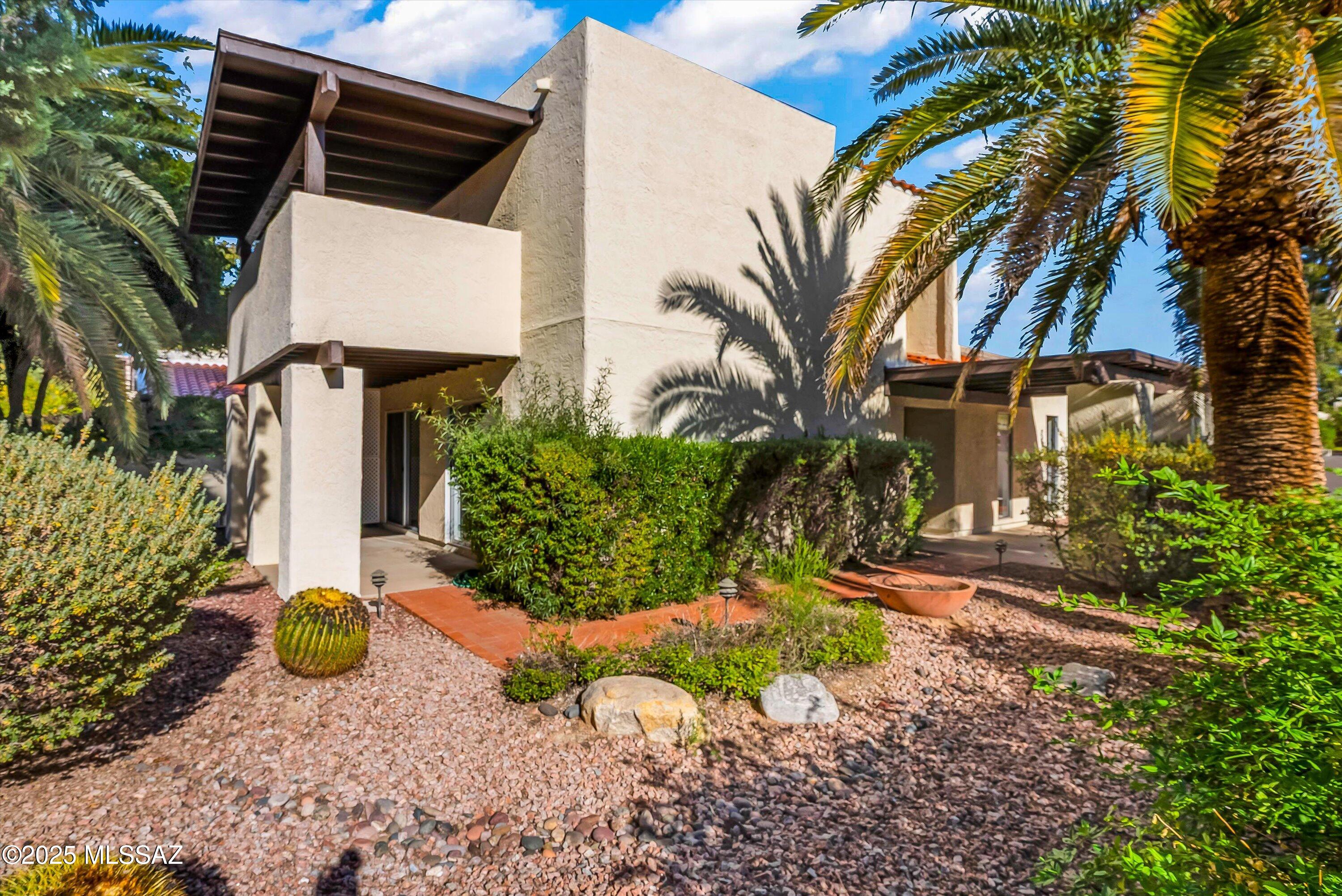 Villa Del Rio (1-148) - Residential