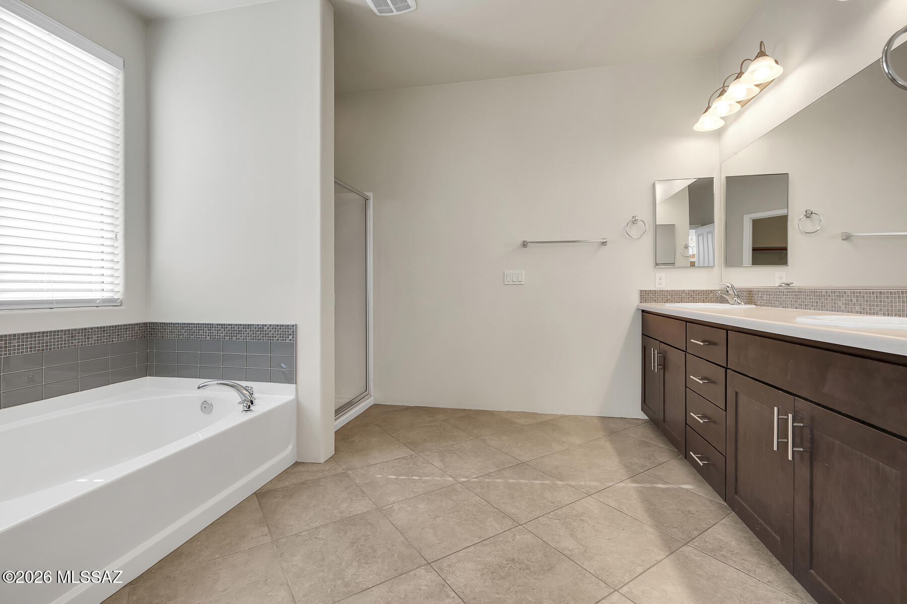 Miramonte At Glenn SQ20133580243 - Residential