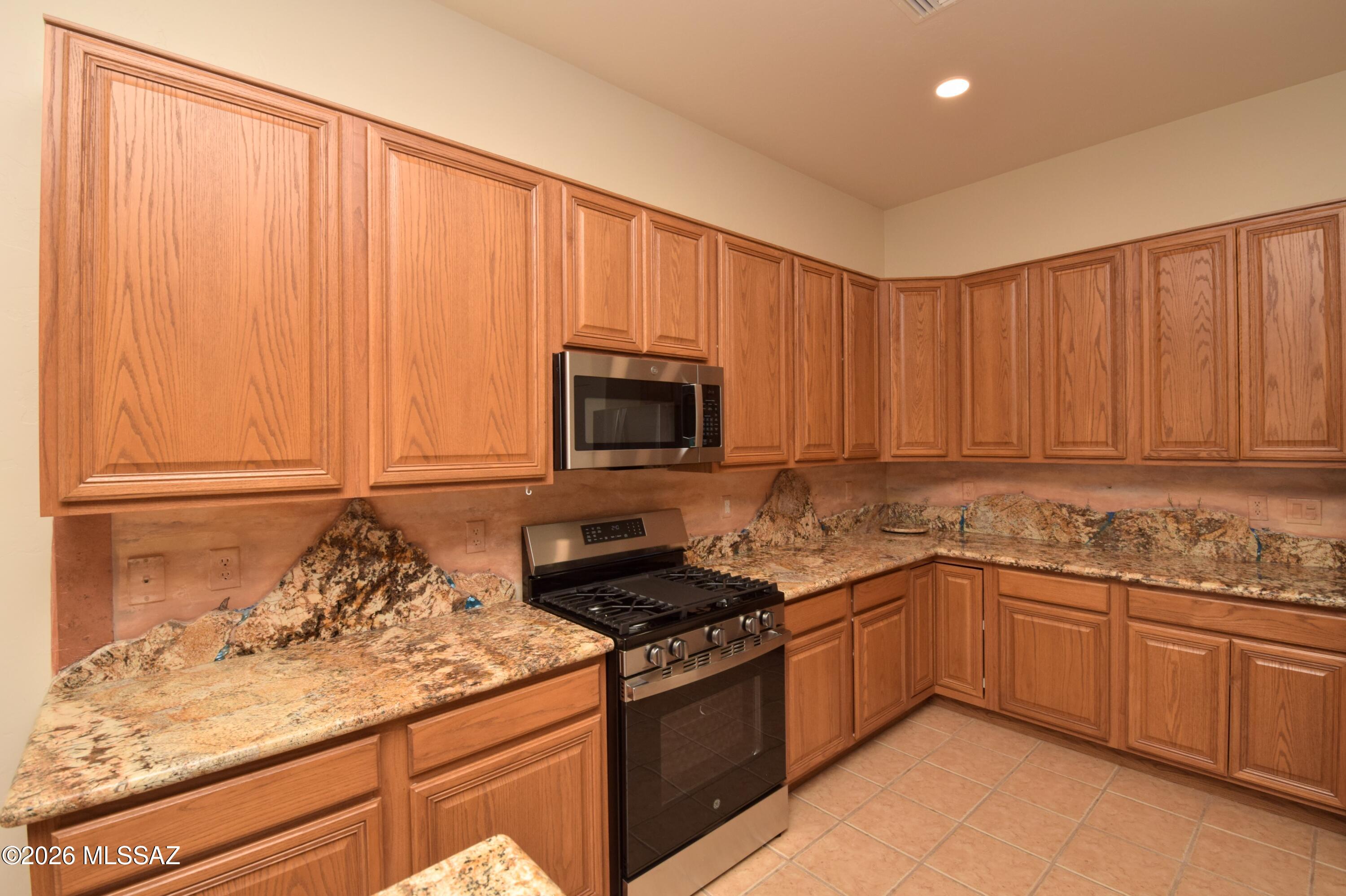 Los Morteros Est. (1-32) - Residential Lease