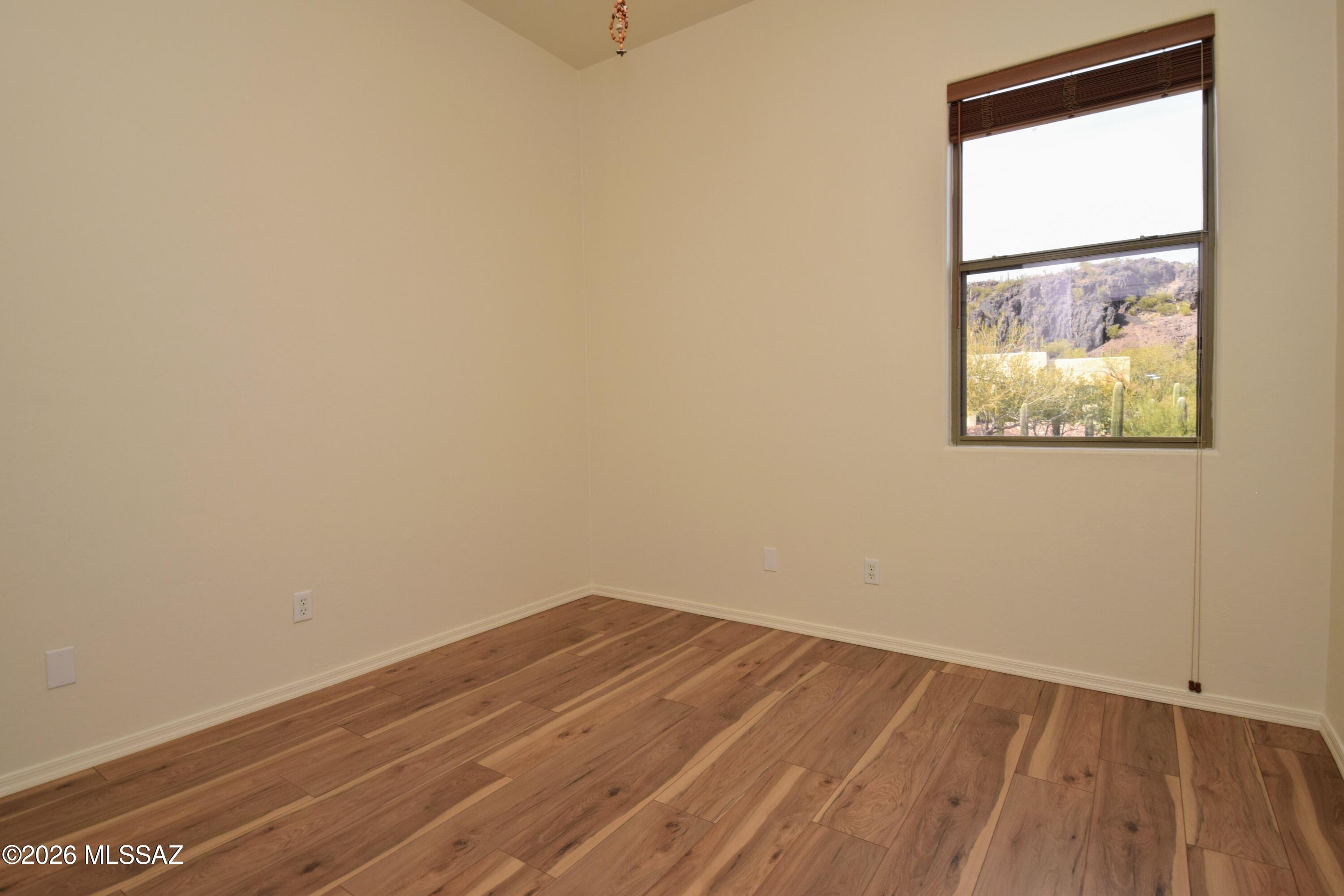 Los Morteros Est. (1-32) - Residential Lease