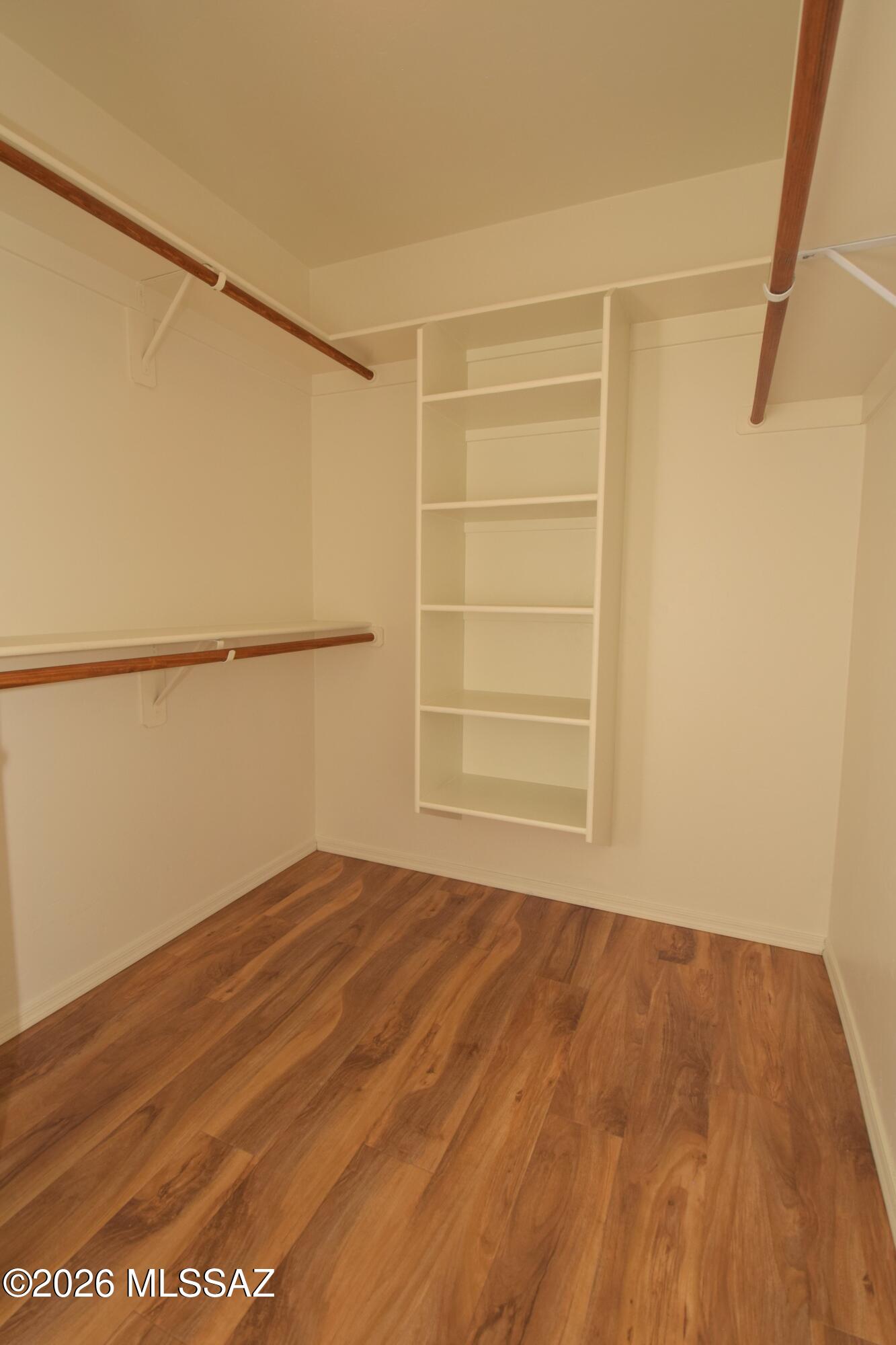 Los Morteros Est. (1-32) - Residential Lease