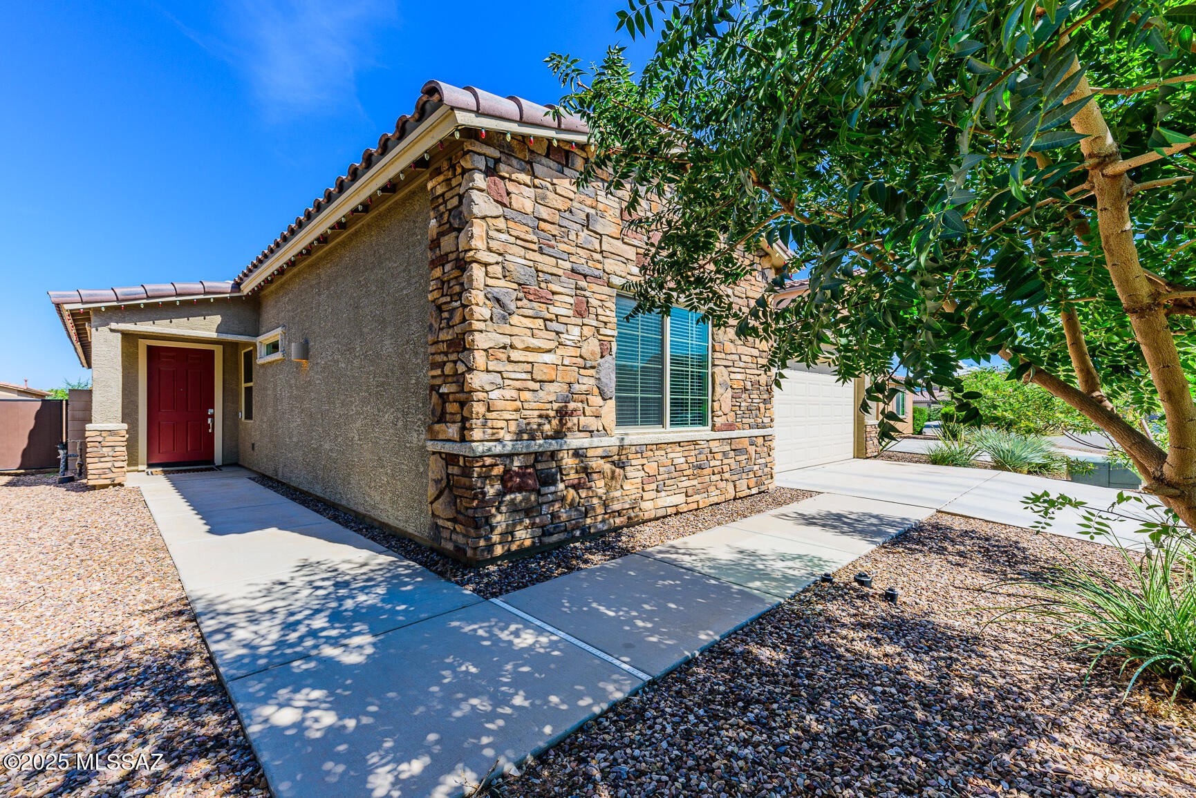 La Estancia De Tucson (411-664) - Residential Lease