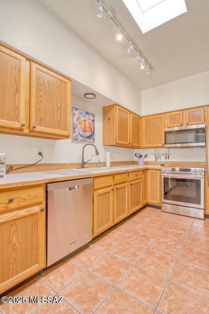 El Conquistador Resort Patio Homes (155-193) - Residential Lease