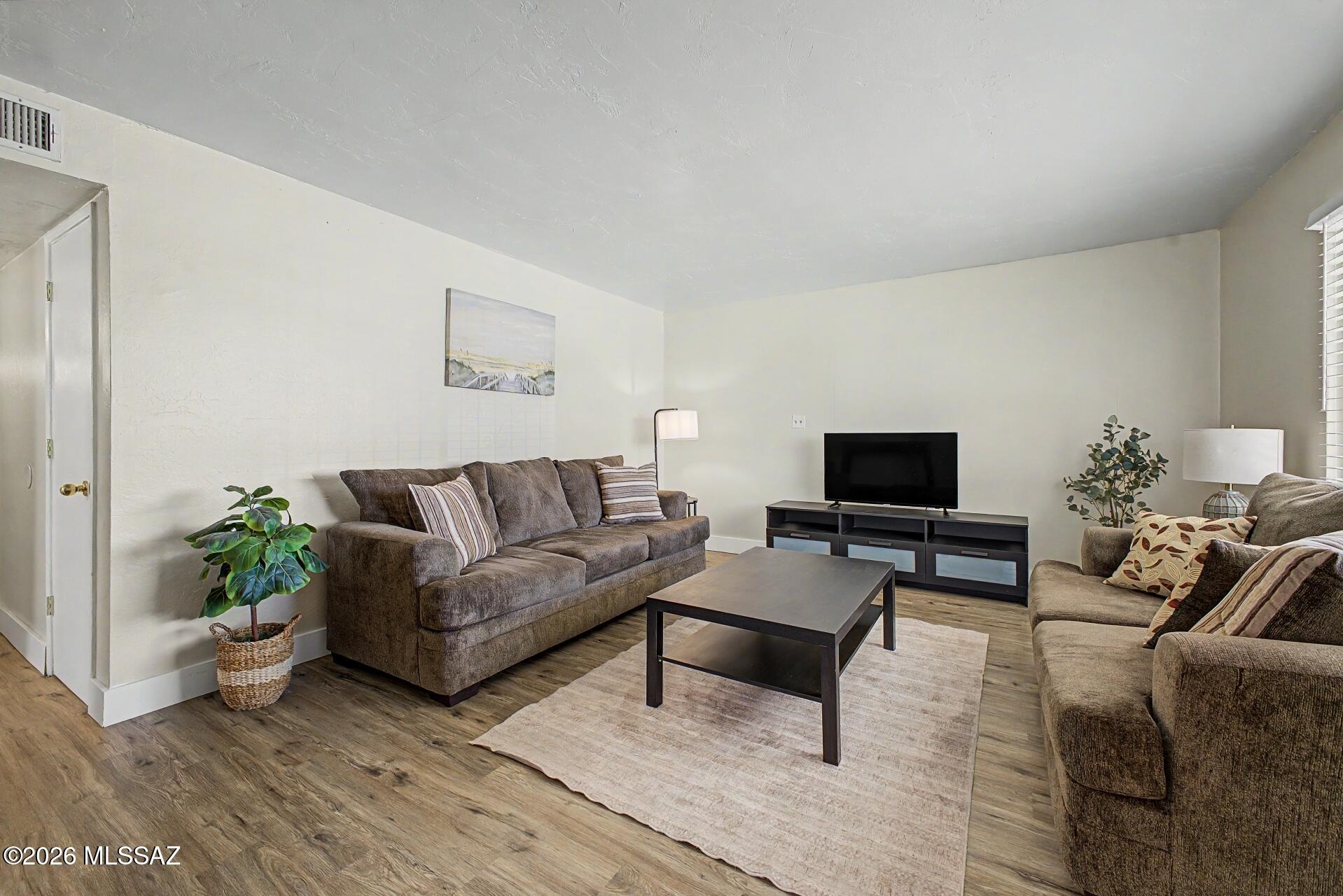 El Rio Park - Residential Income