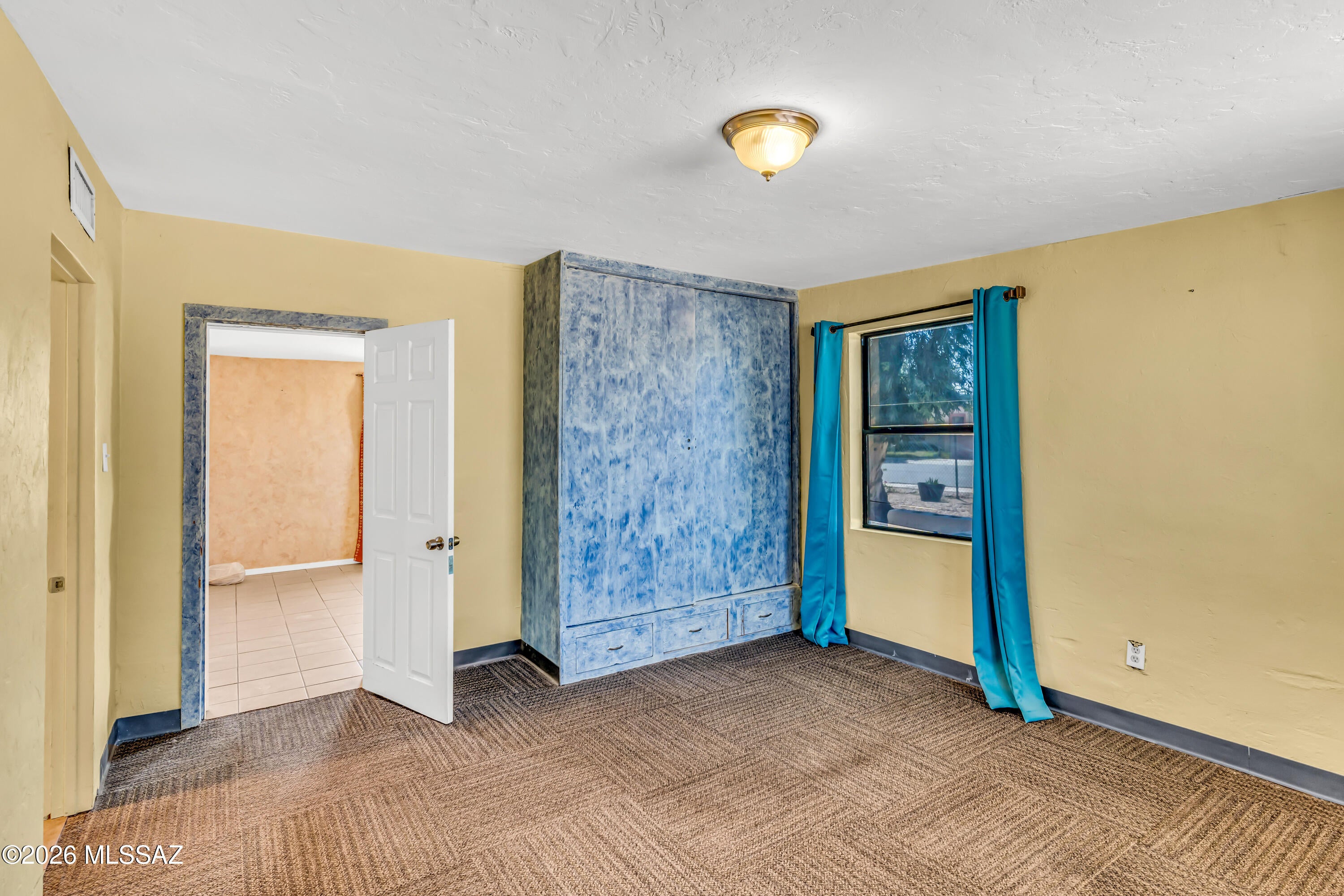 Miracle Mile Manor - Residential