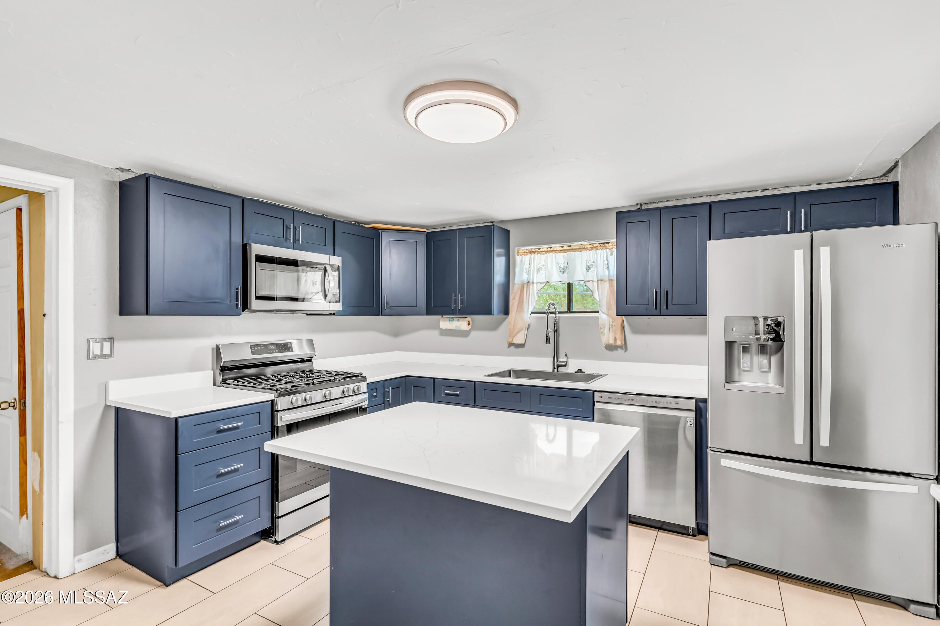 Miracle Mile Manor - Residential