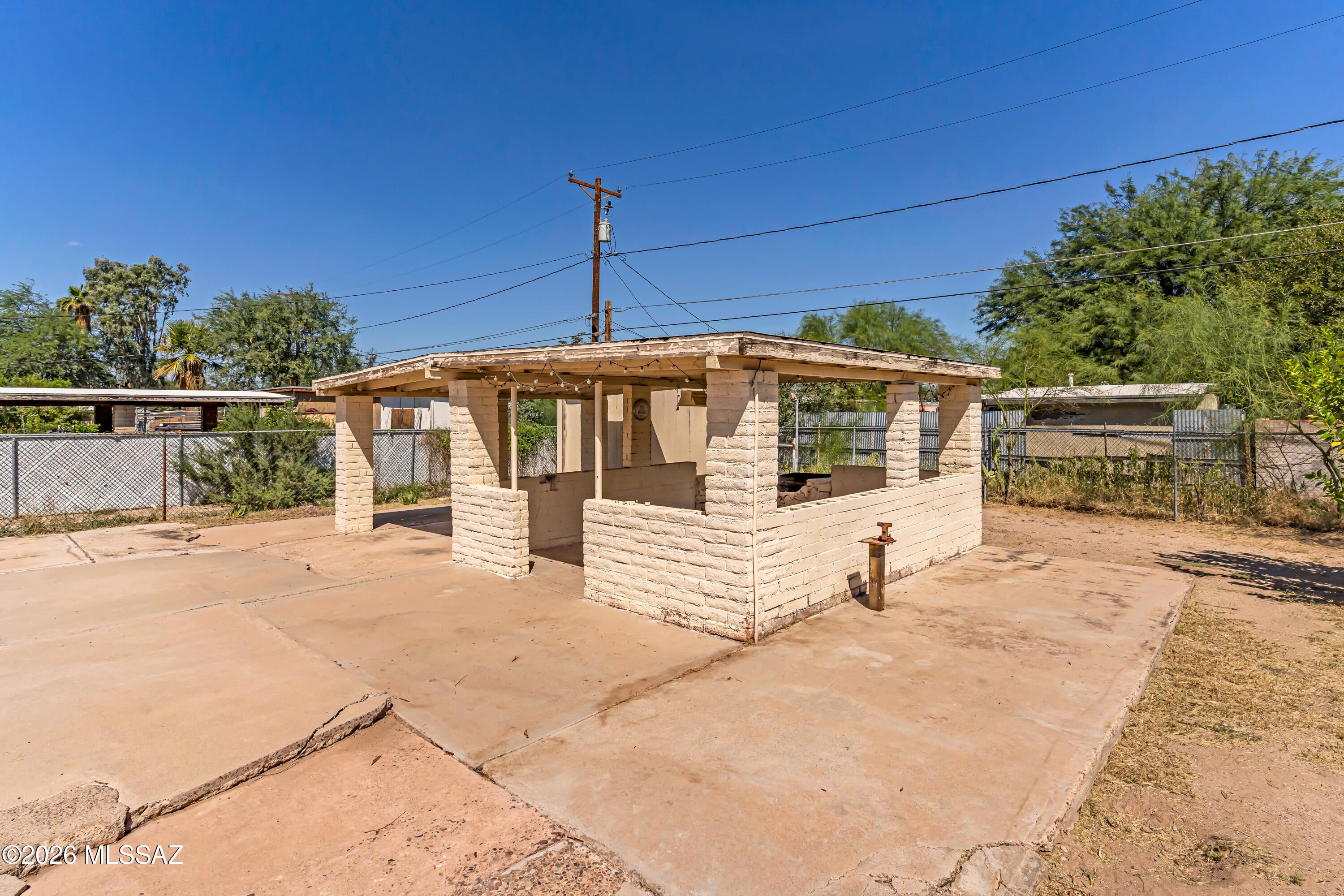 Miracle Mile Manor - Residential