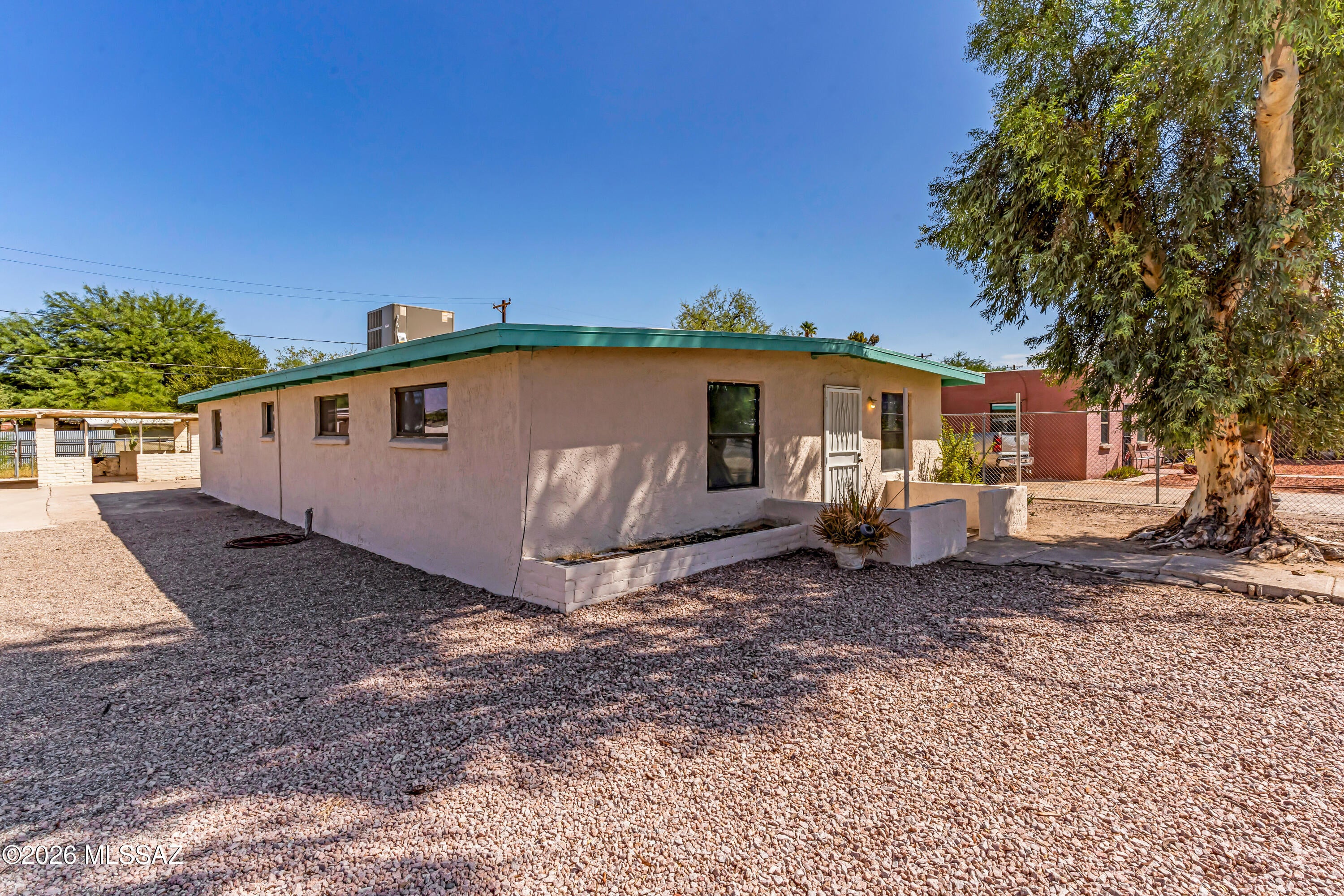 Miracle Mile Manor - Residential