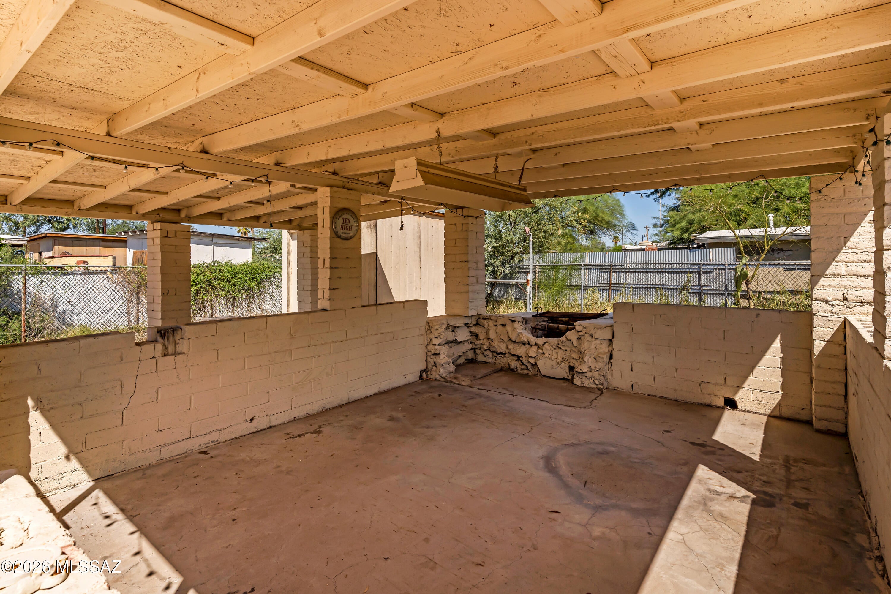 Miracle Mile Manor - Residential