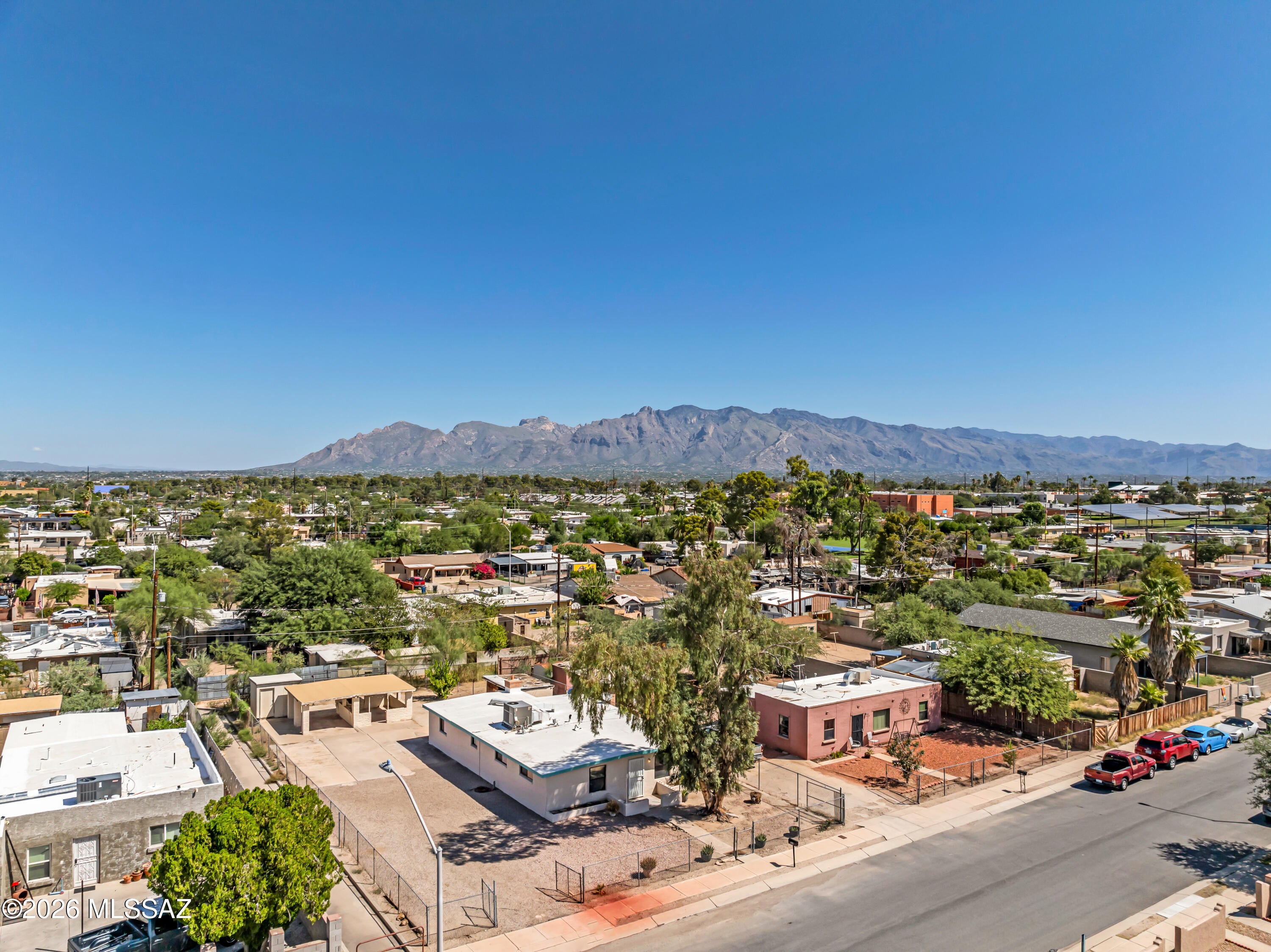 Miracle Mile Manor - Residential