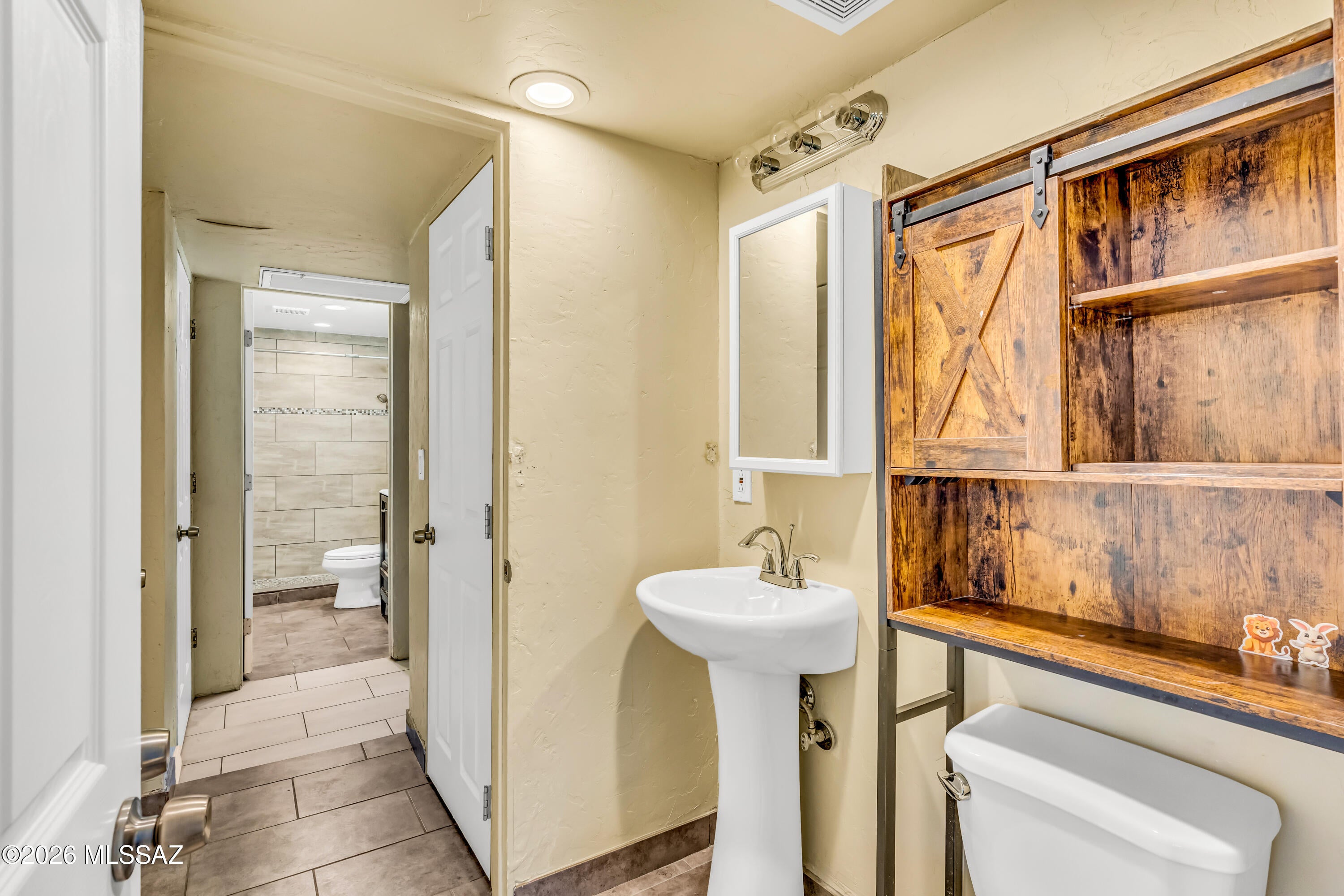 Miracle Mile Manor - Residential