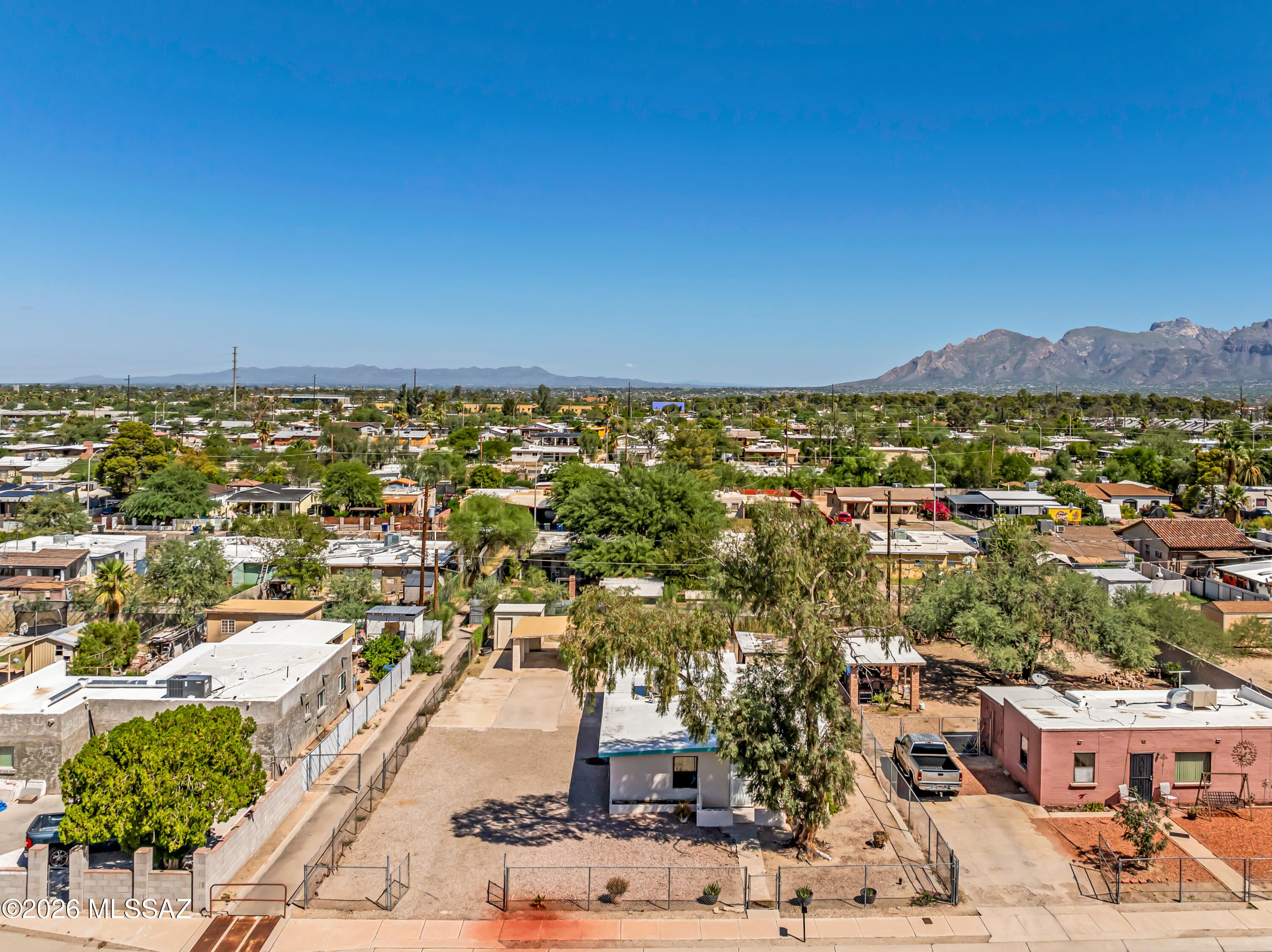 Miracle Mile Manor - Residential