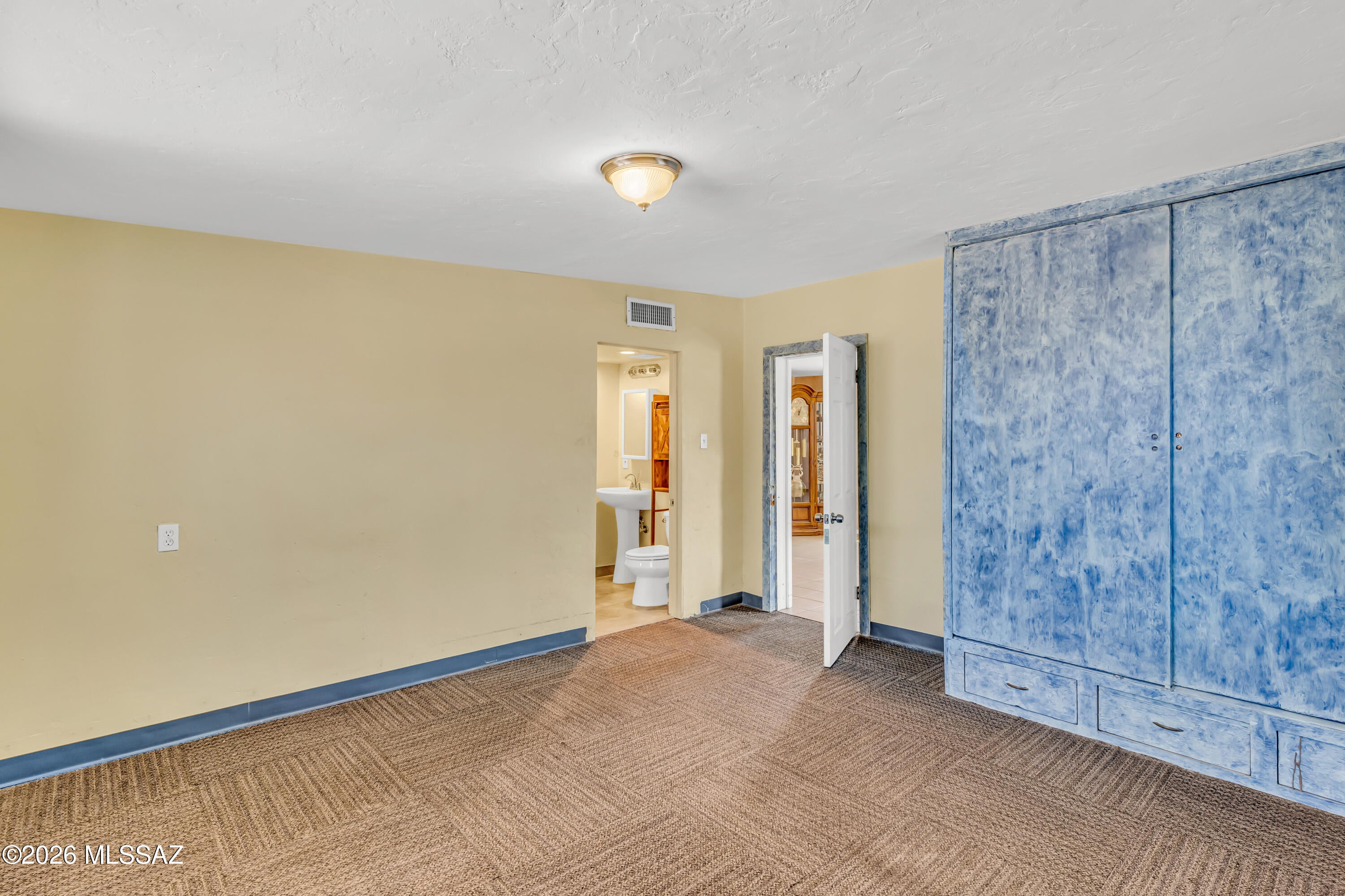 Miracle Mile Manor - Residential
