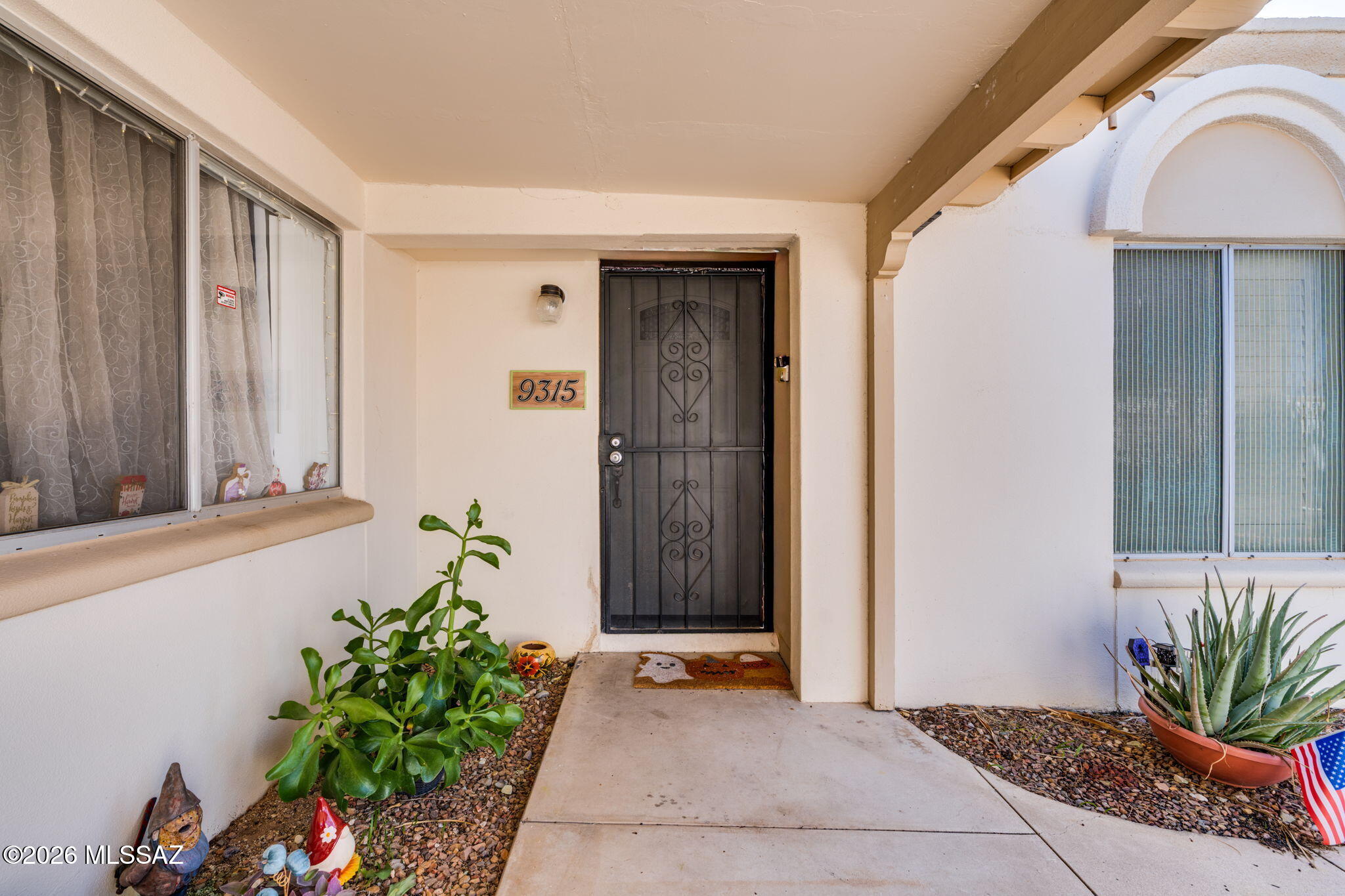 Charming 2-bedroom, 2-bathroom townhome located in a friendly Eastside Tucson community. The home features a functional floor plan with attractive tile flooring in the main living areas and carpeted bedrooms. The property is in good condition and offers an opportunity for a buyer to add personal updates and finishes over time.

Situated on a desirable corner lot, the home offers a larger backyard area with additional outdoor space for relaxing or entertaining. The community features a swimming pool and convenient laundry facilities. With its low-maintenance lifestyle, community amenities, and convenient Eastside location, this townhome offers an excellent opportunity for a homeowner or investor.