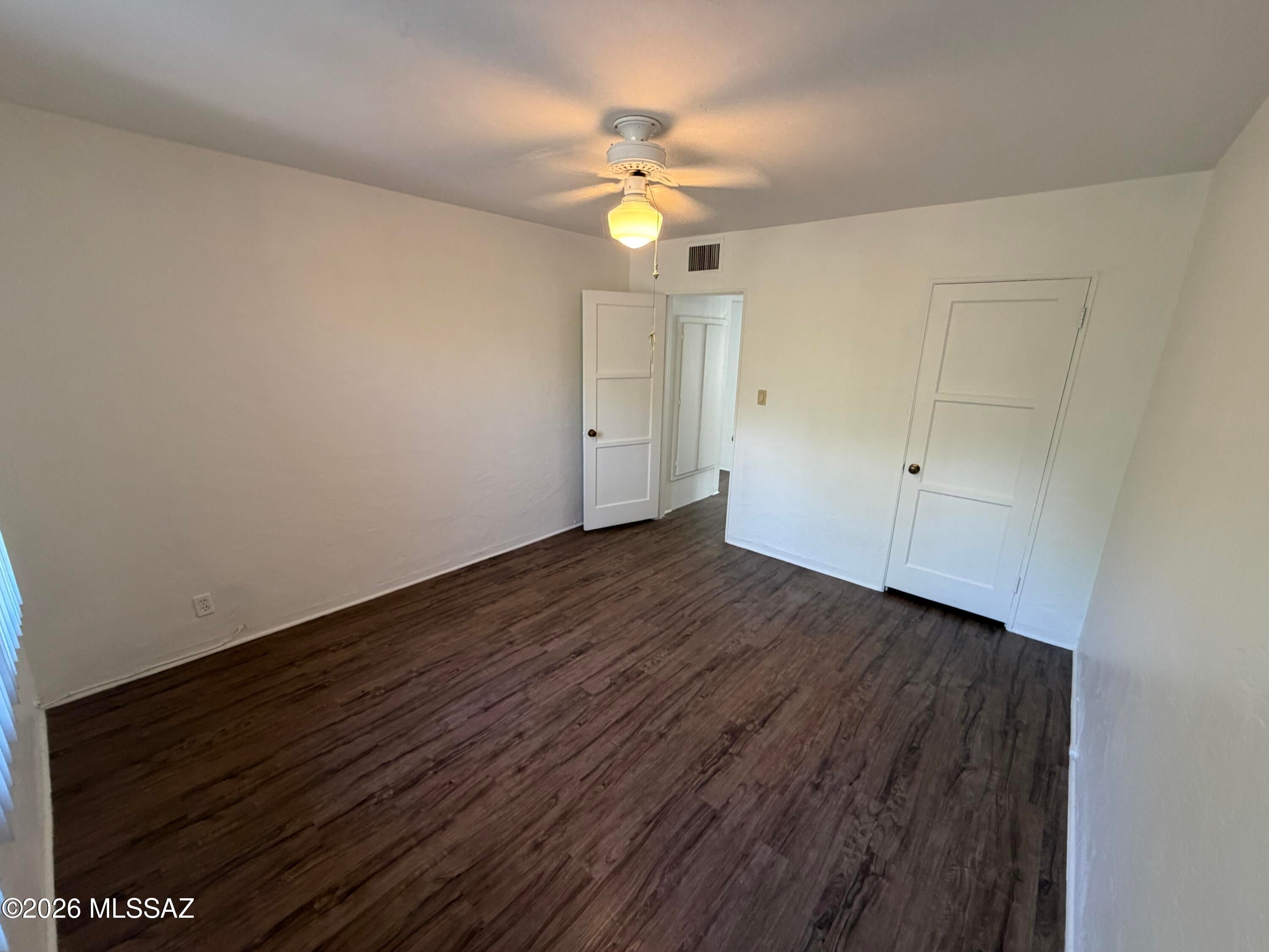 Country Club Manor Condos (1-51) - Residential Lease