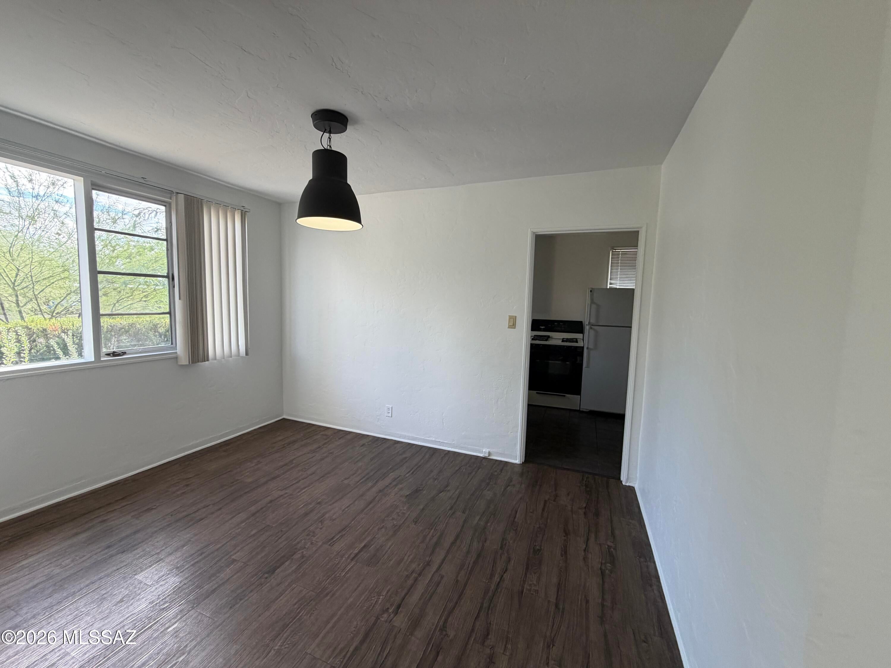 Country Club Manor Condos (1-51) - Residential Lease