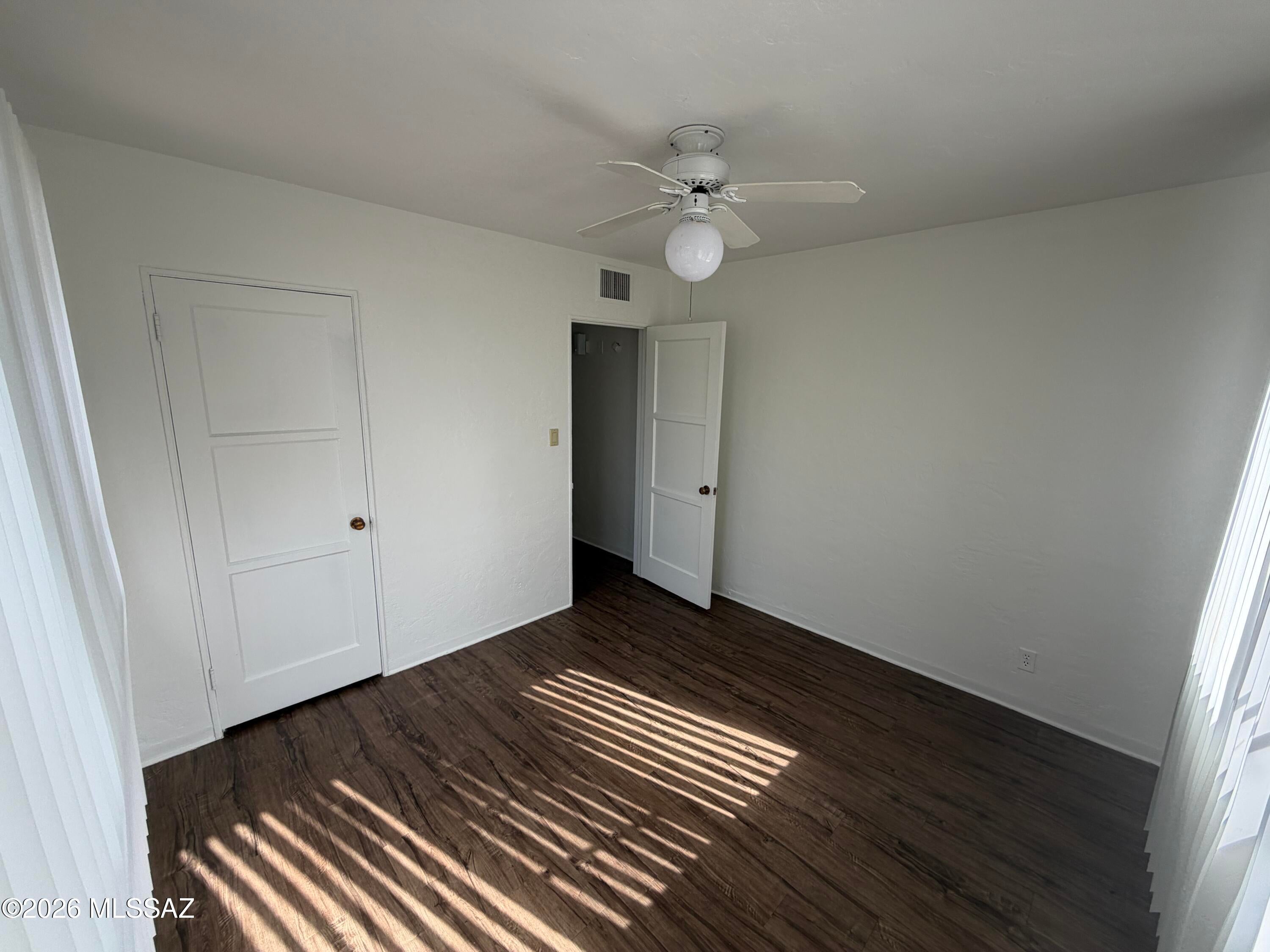 Country Club Manor Condos (1-51) - Residential Lease