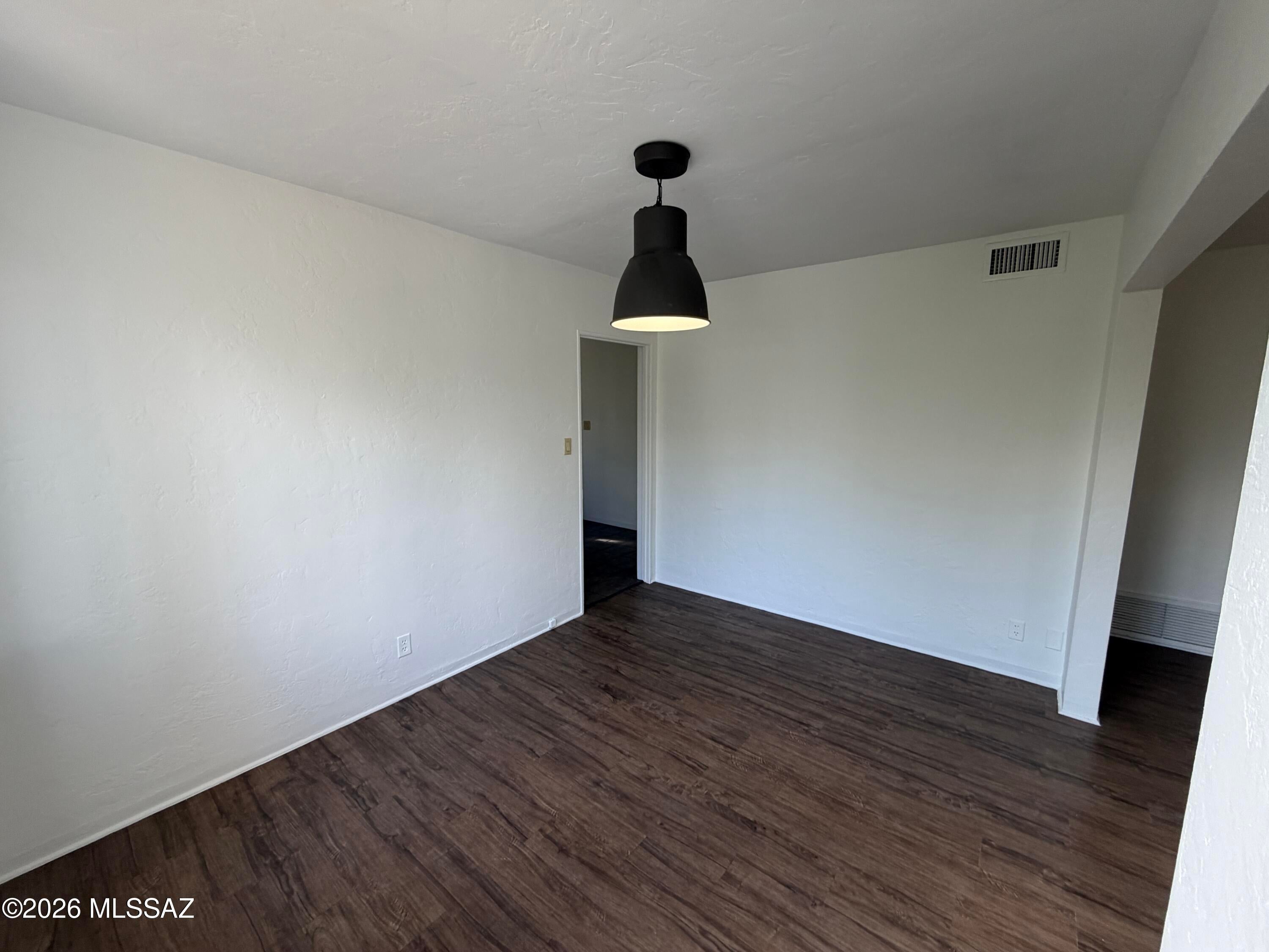 Country Club Manor Condos (1-51) - Residential Lease