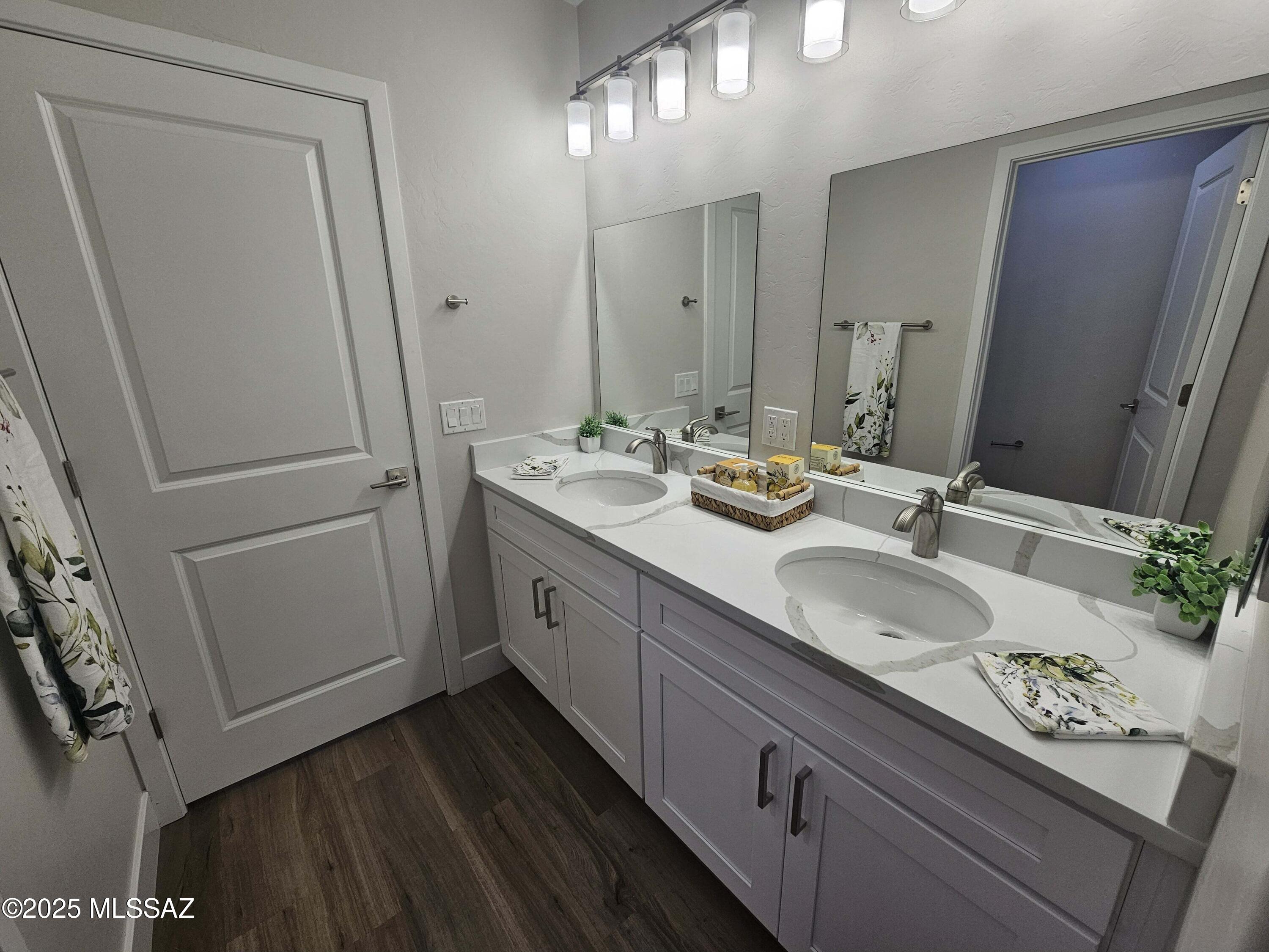 Placita Escondida Bldgs 18-20 Units 1-204 - Residential