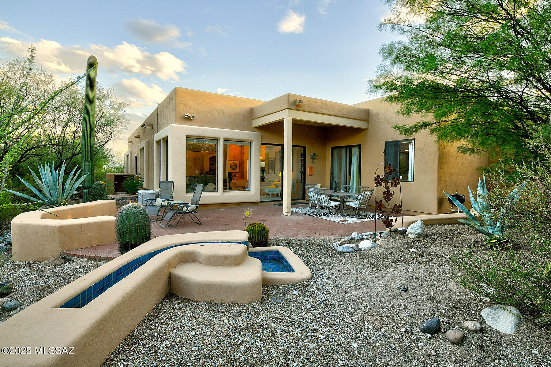 Las Alturas (1-167) - Residential