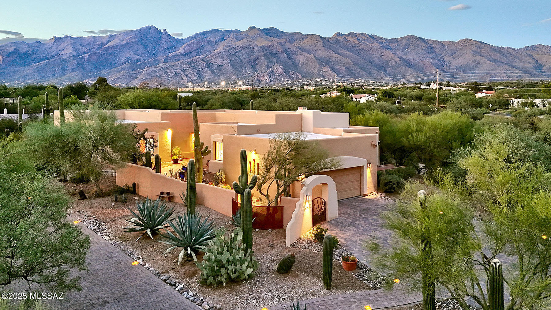 Las Alturas (1-167) - Residential