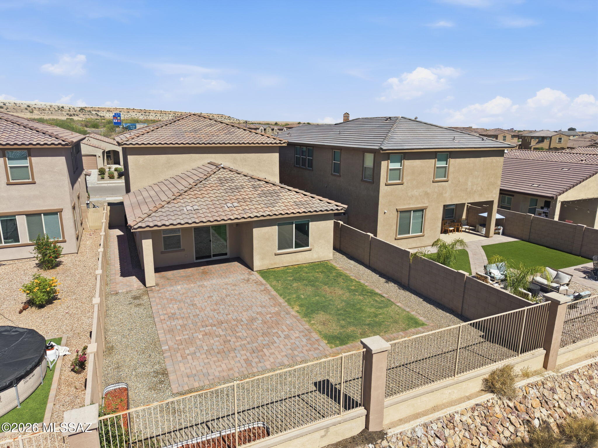 Entrada Del Pueblo - Residential