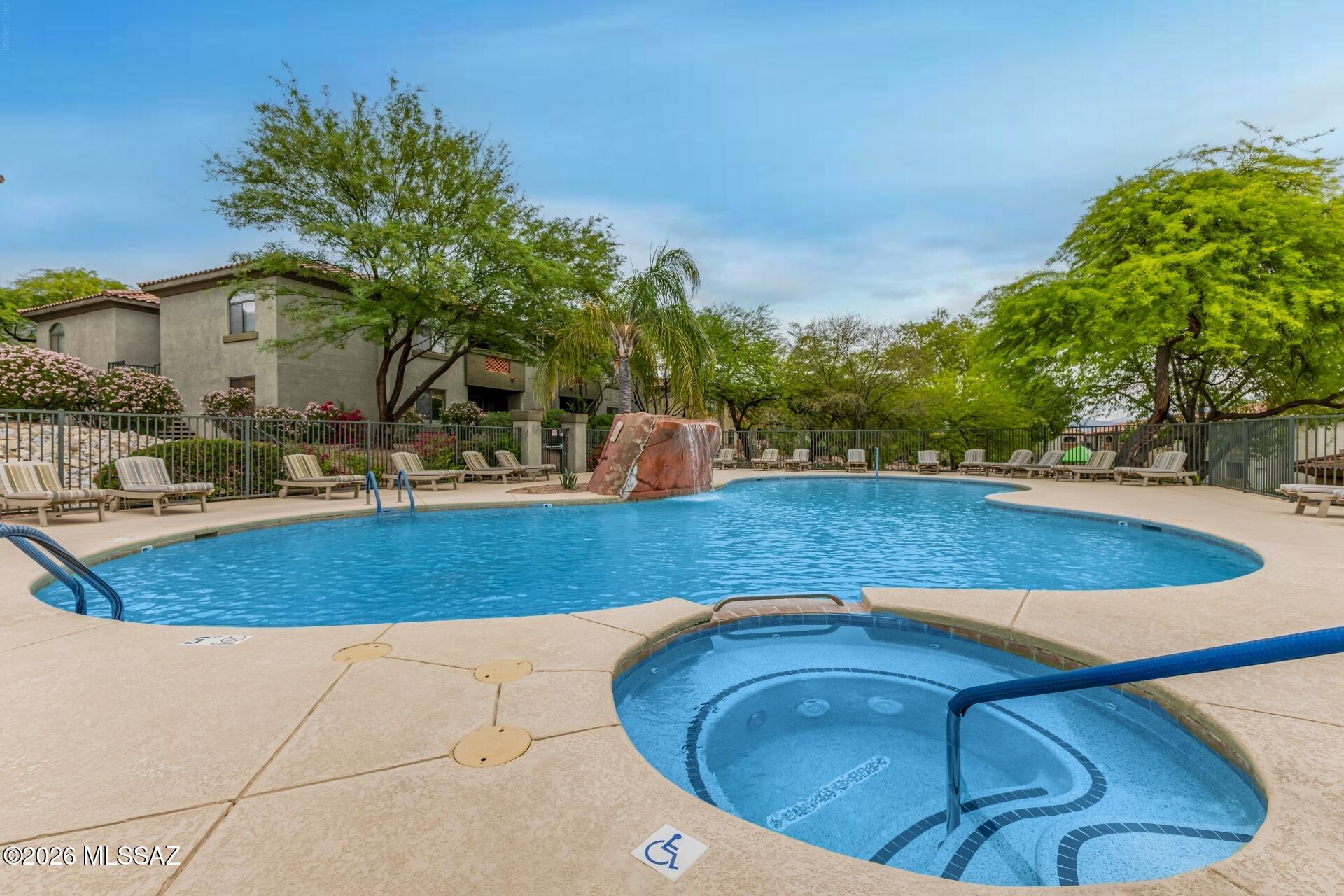 Veranda at Ventana Condominiums - Residential