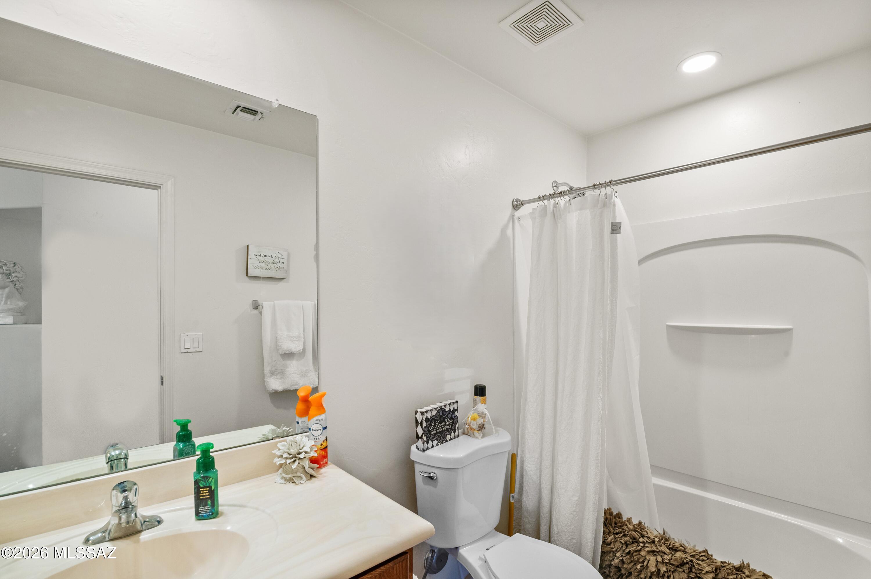 Continental Reserve Blk. 14 (1-82) - Residential