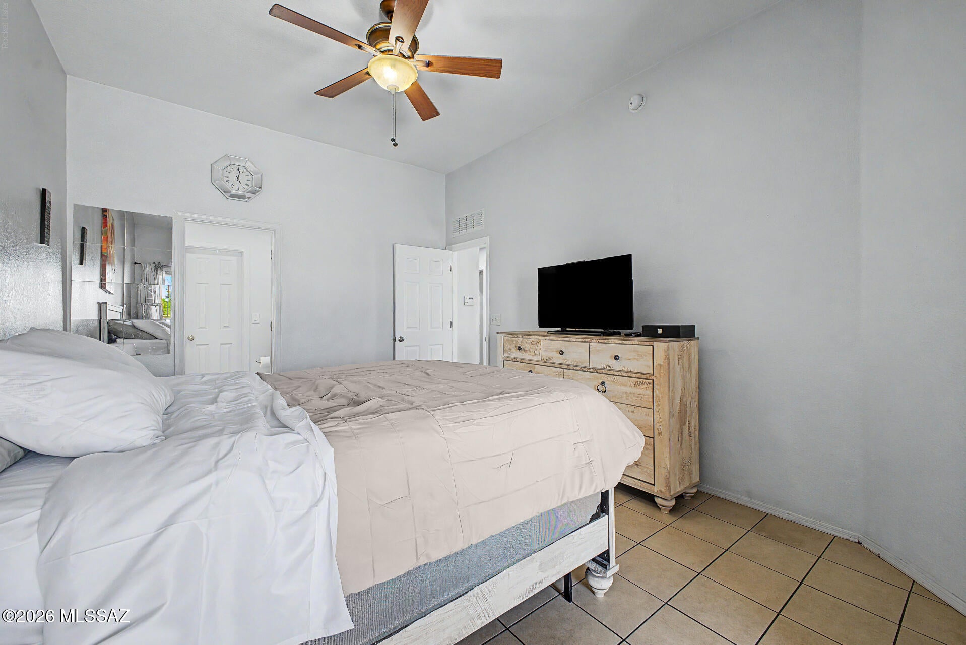 Tres Pueblos - Residential