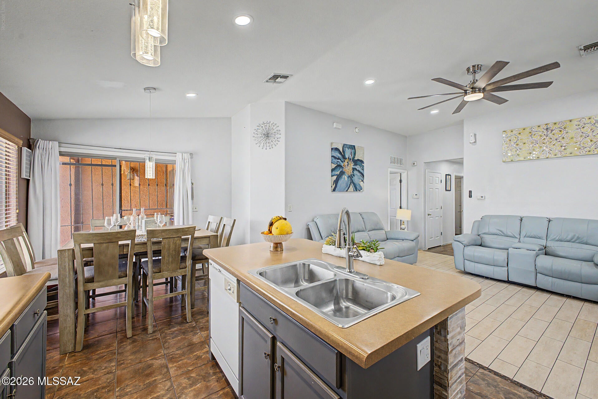 Tres Pueblos - Residential