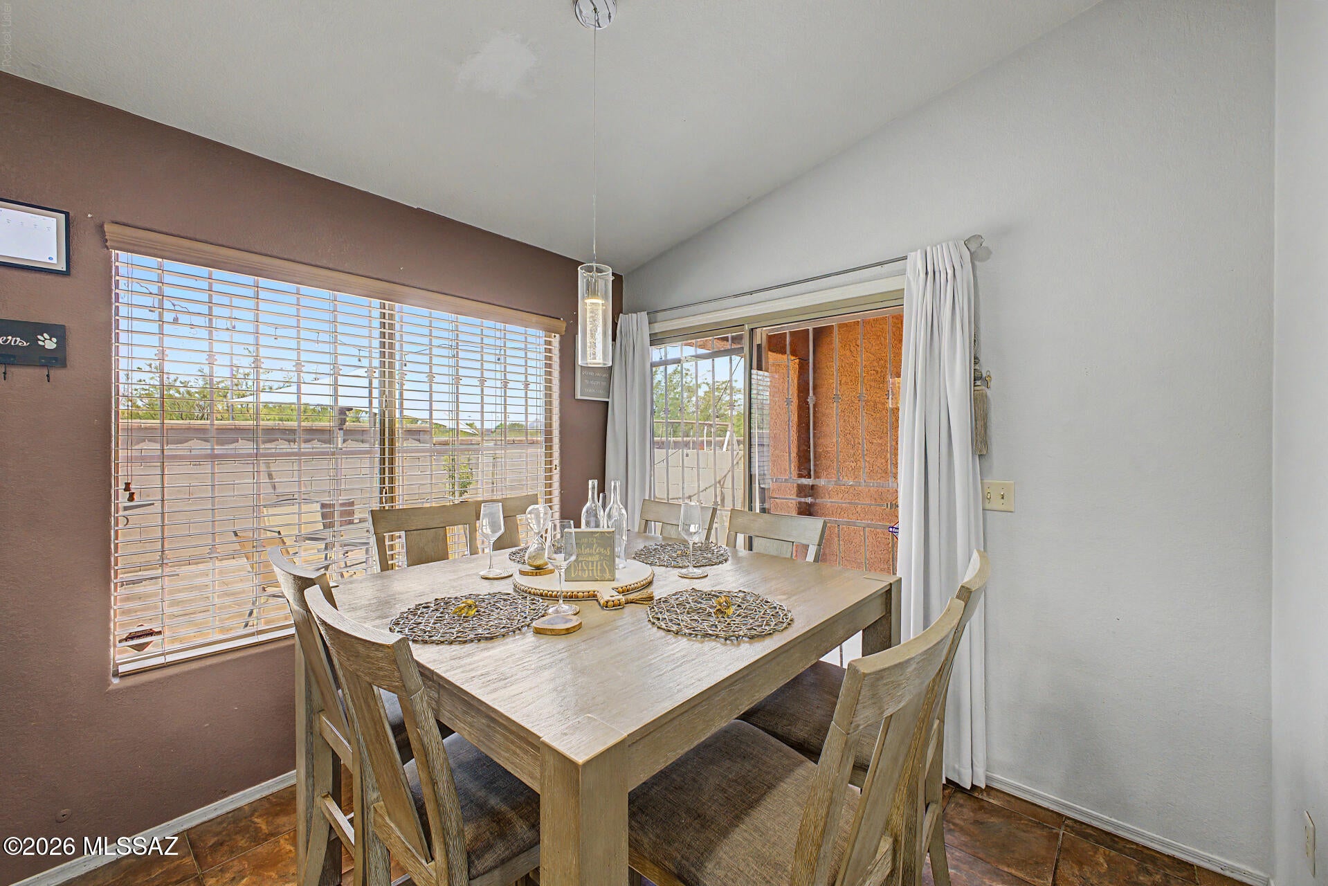 Tres Pueblos - Residential