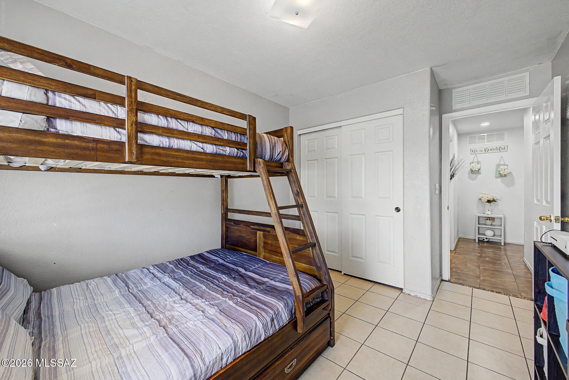 Tres Pueblos - Residential