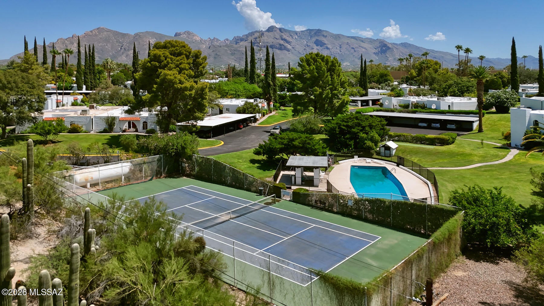 Las Lomitas (1) - Residential