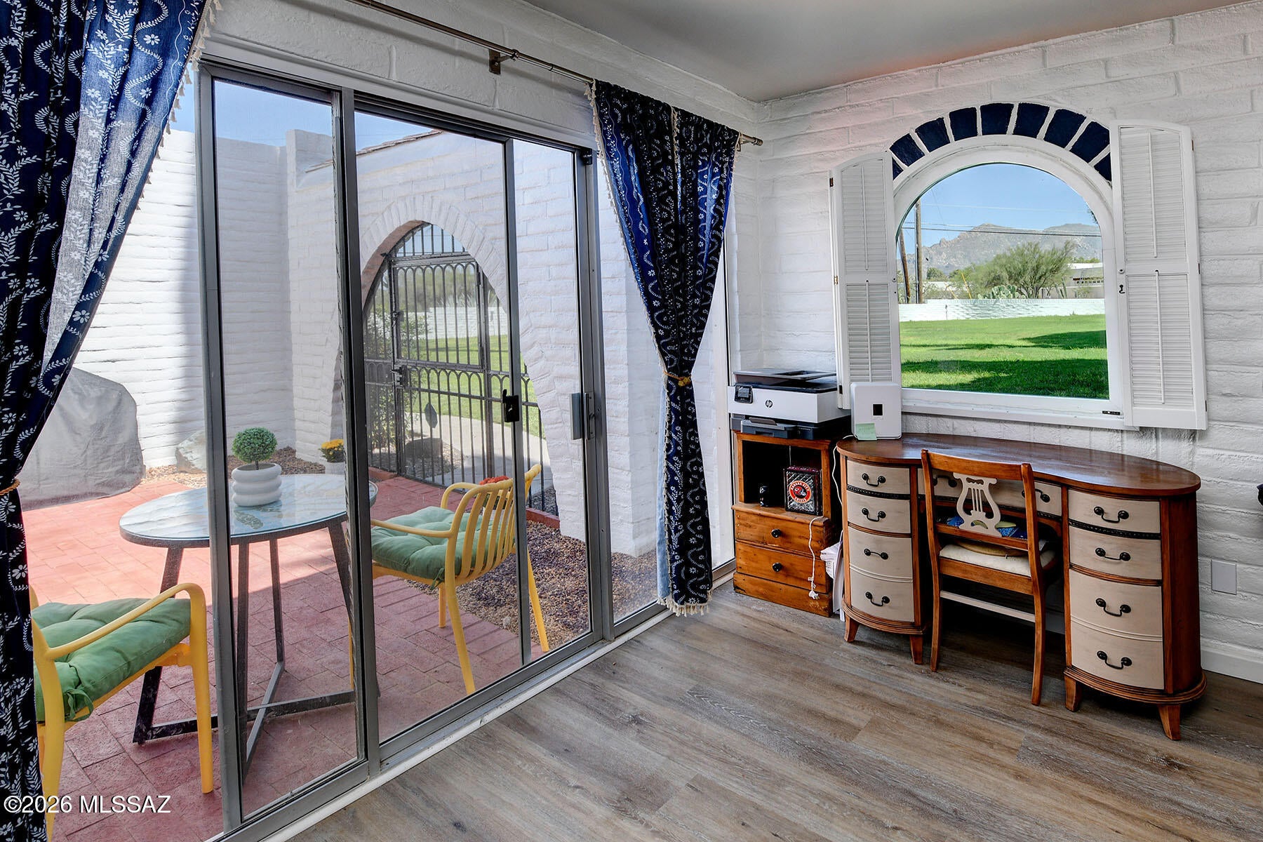 Las Lomitas (1) - Residential