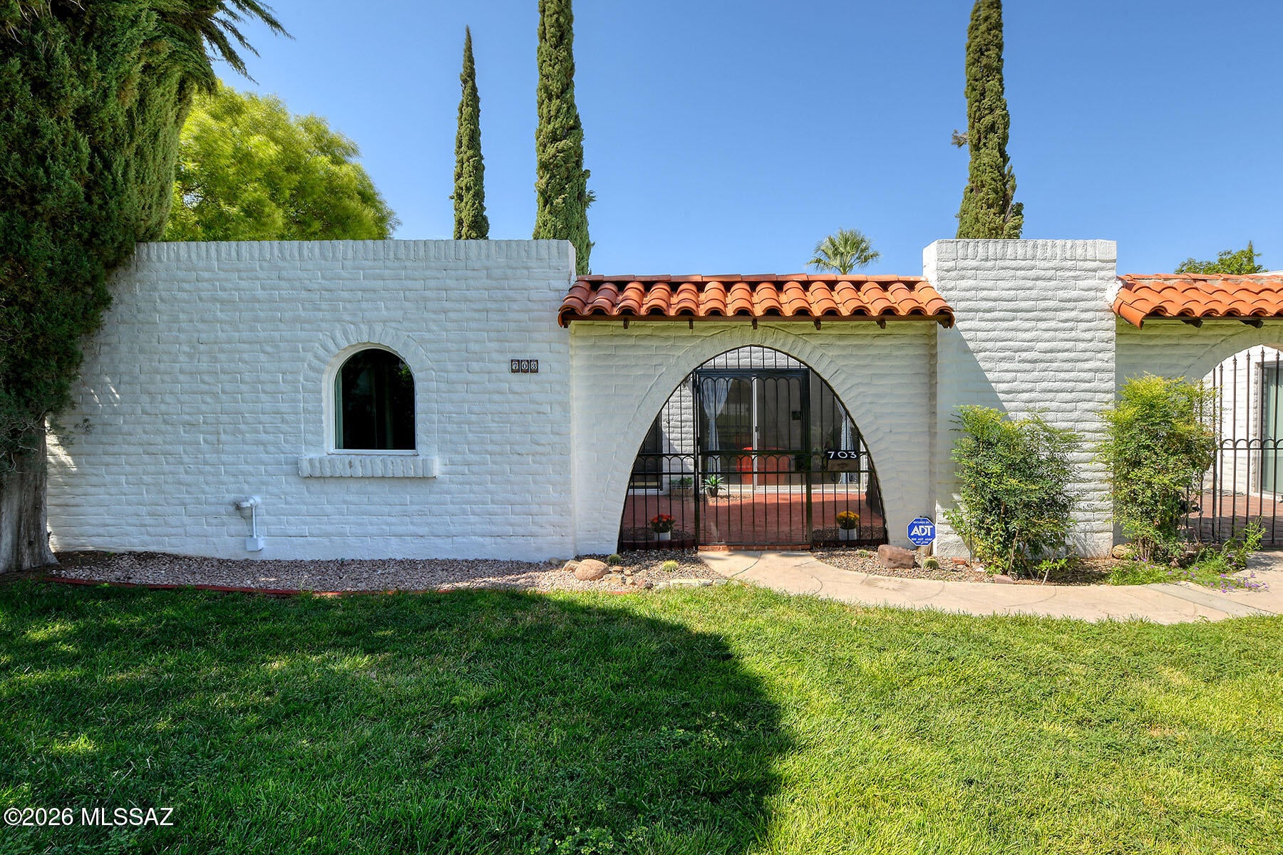 Las Lomitas (1) - Residential