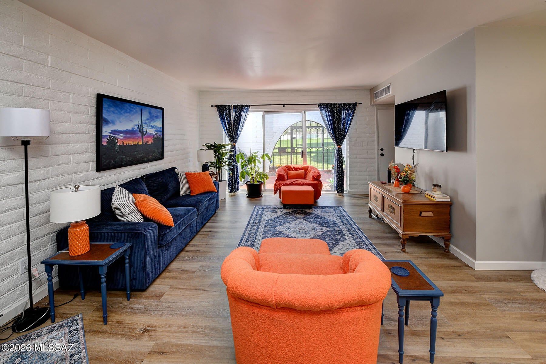 Las Lomitas (1) - Residential